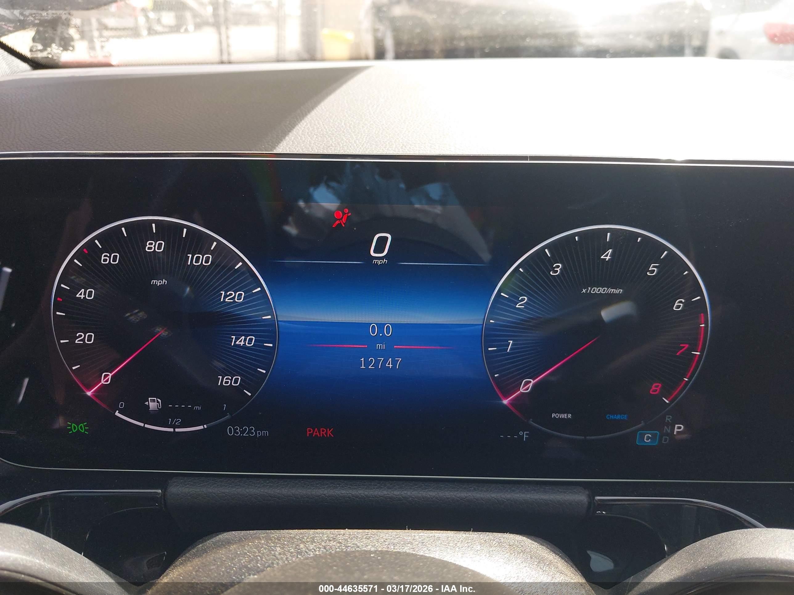 MERCEDES-BENZ GLA image 7