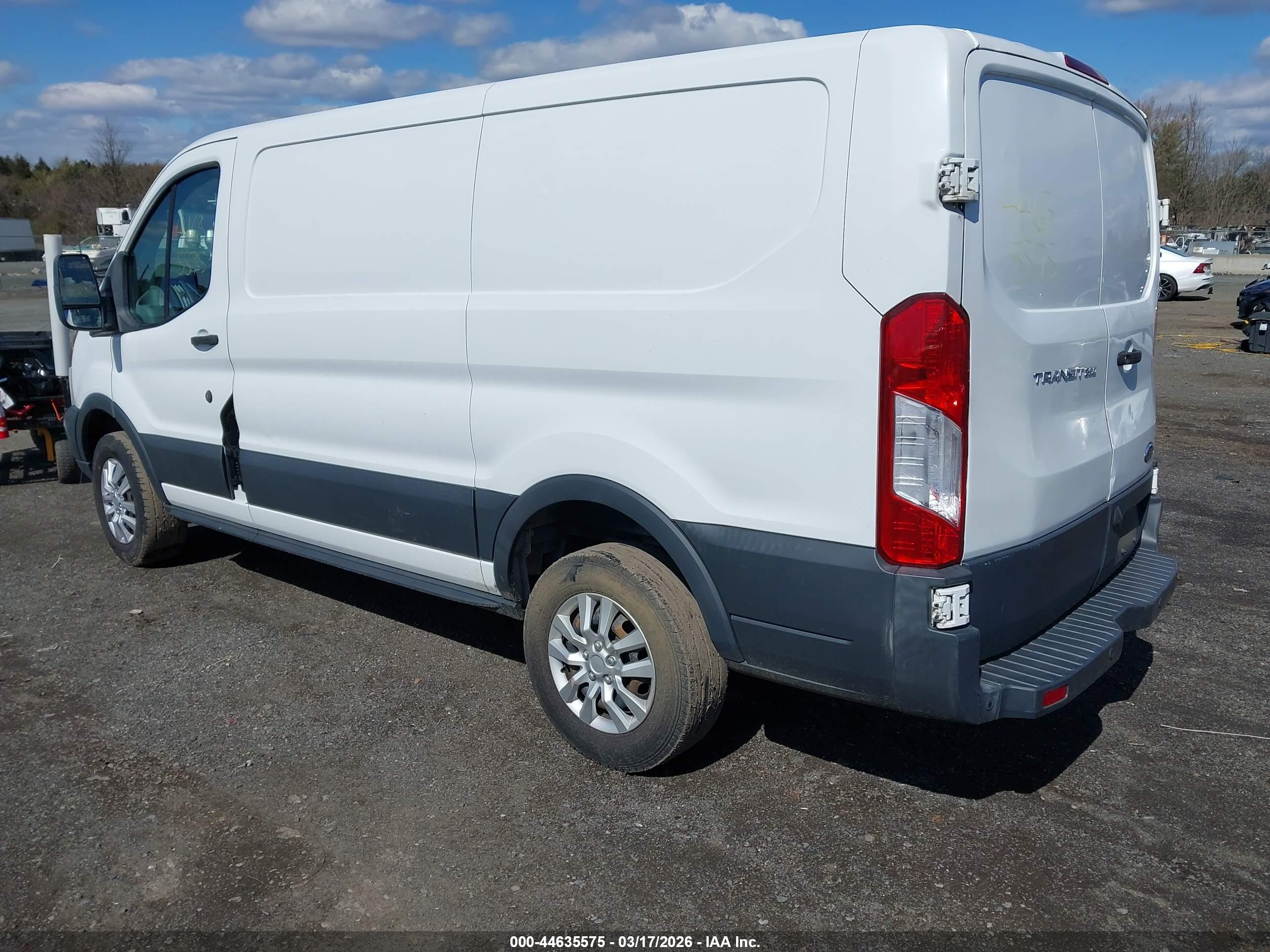 FORD TRANSIT-250 image 3