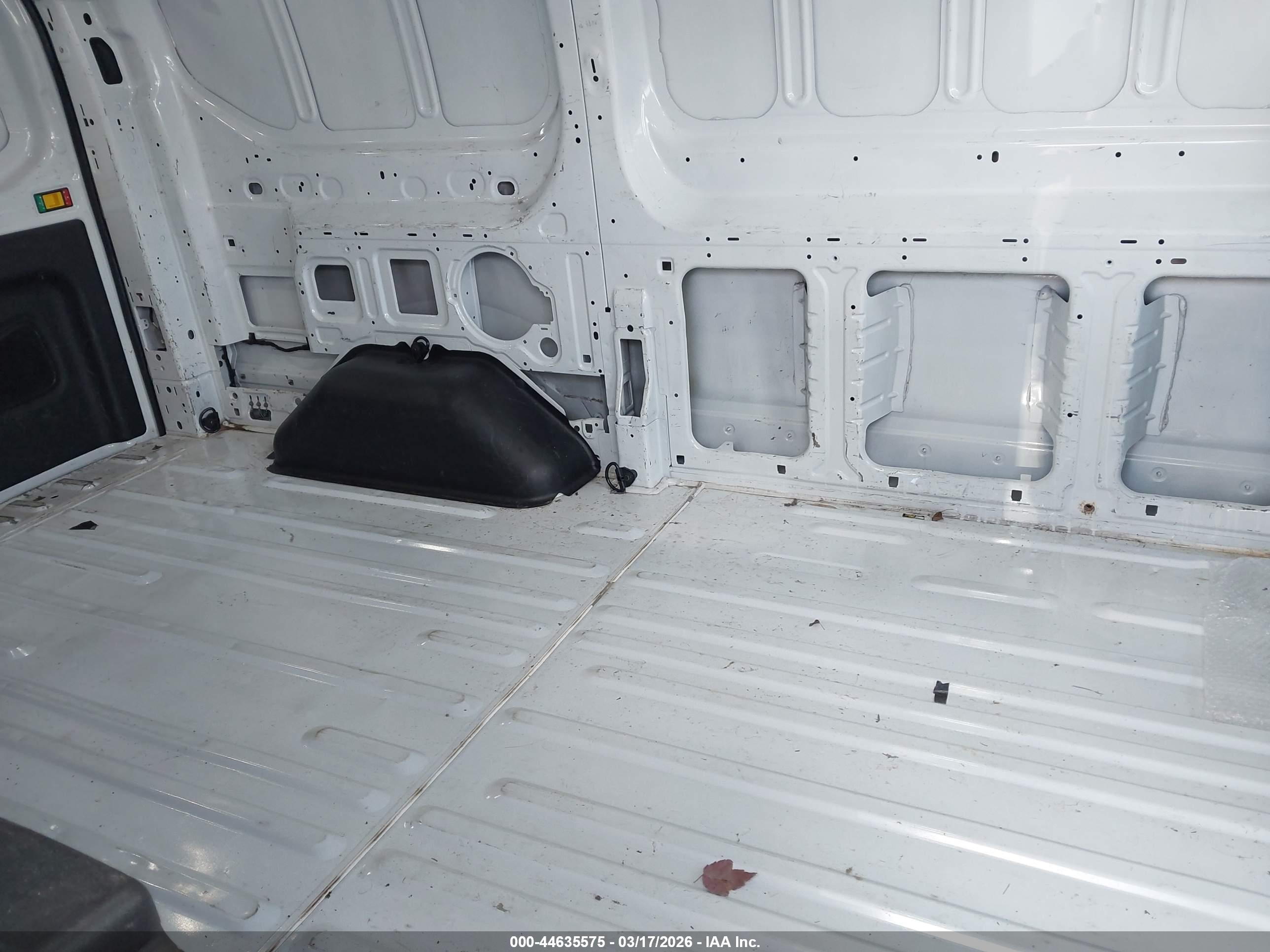 FORD TRANSIT-250 image 8