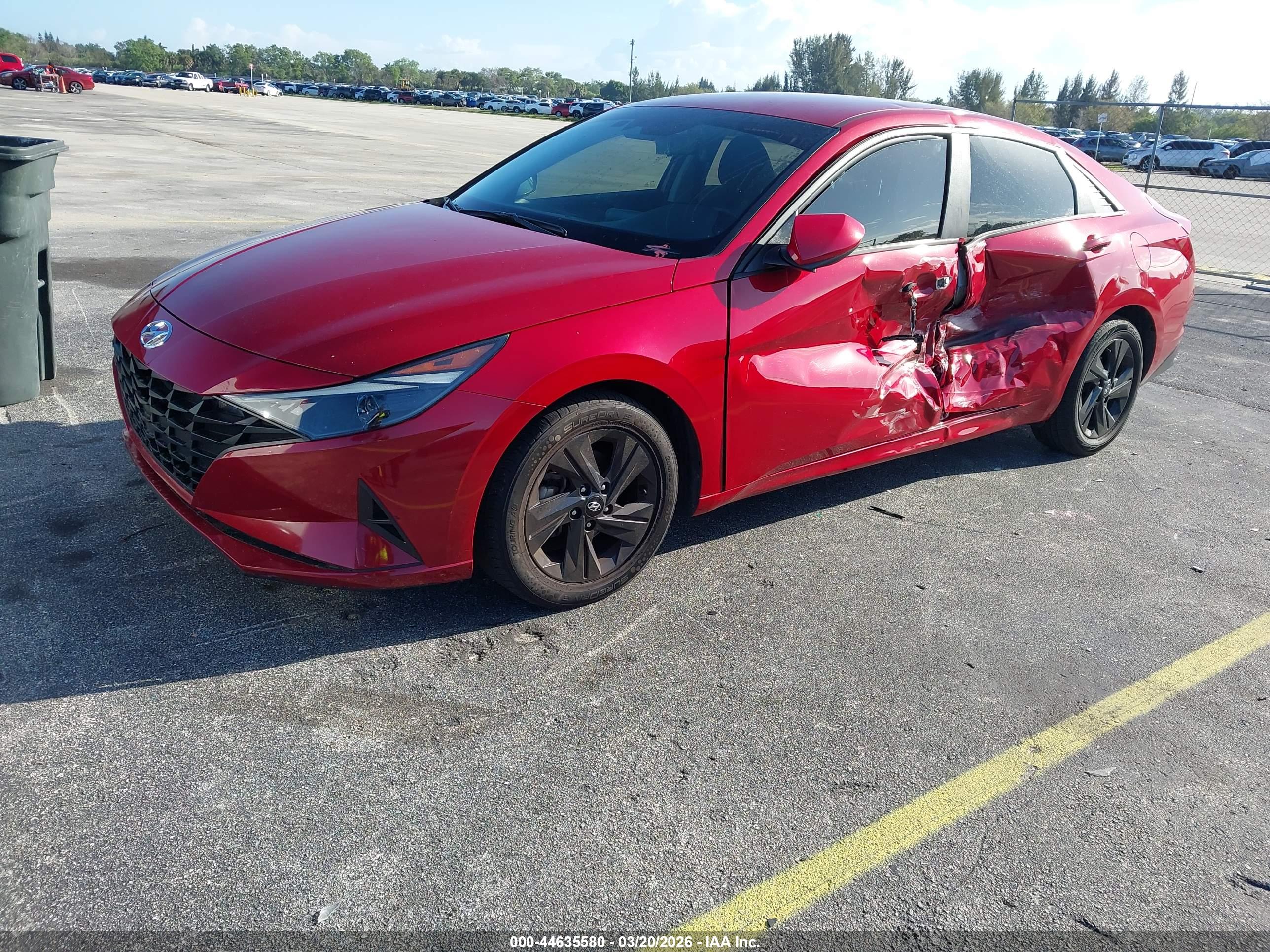 HYUNDAI ELANTRA image 2
