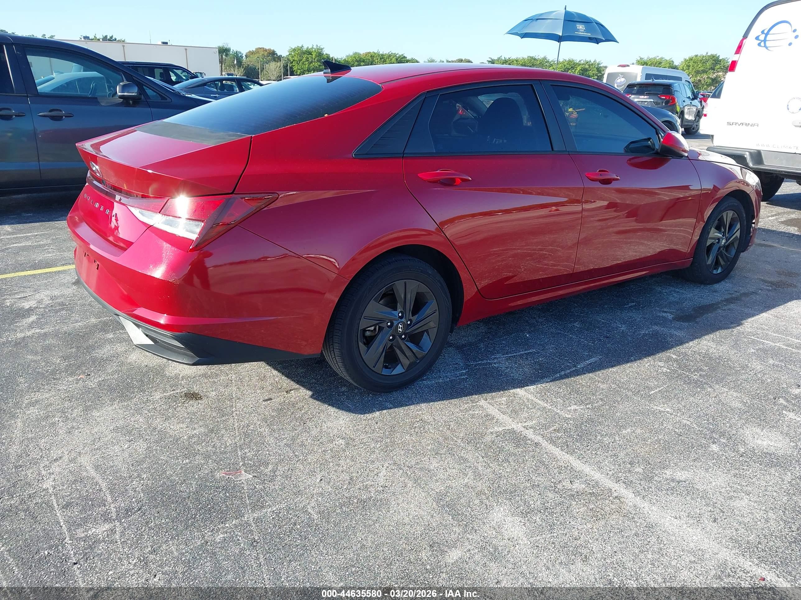 HYUNDAI ELANTRA image 4