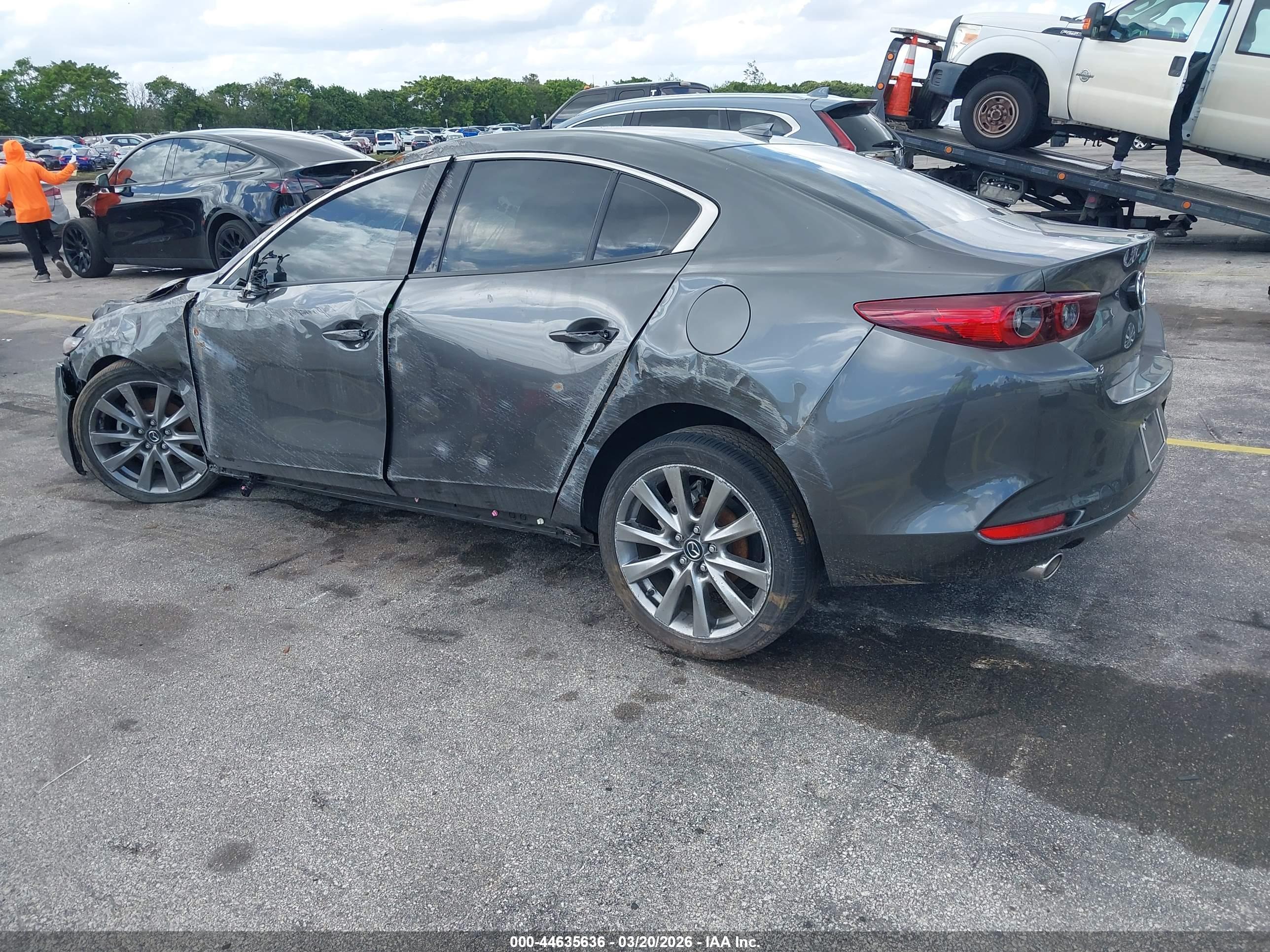 MAZDA MAZDA3 image 3