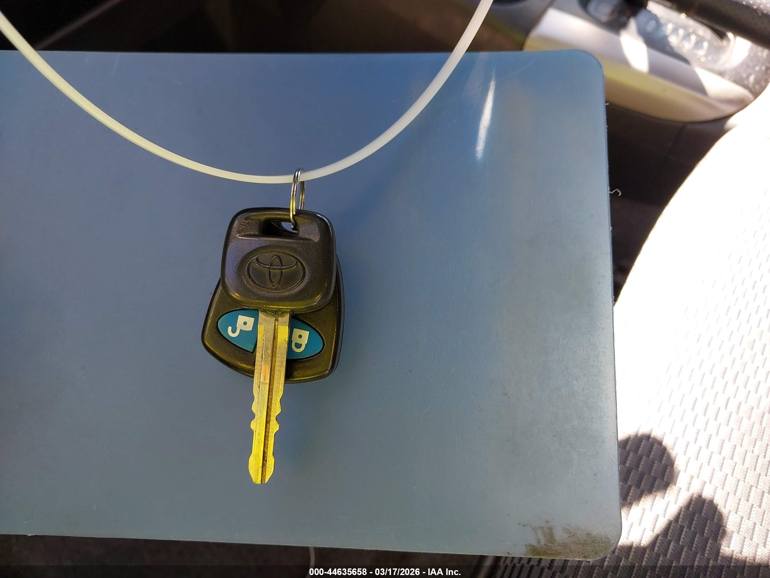 TOYOTA RAV4 image 11