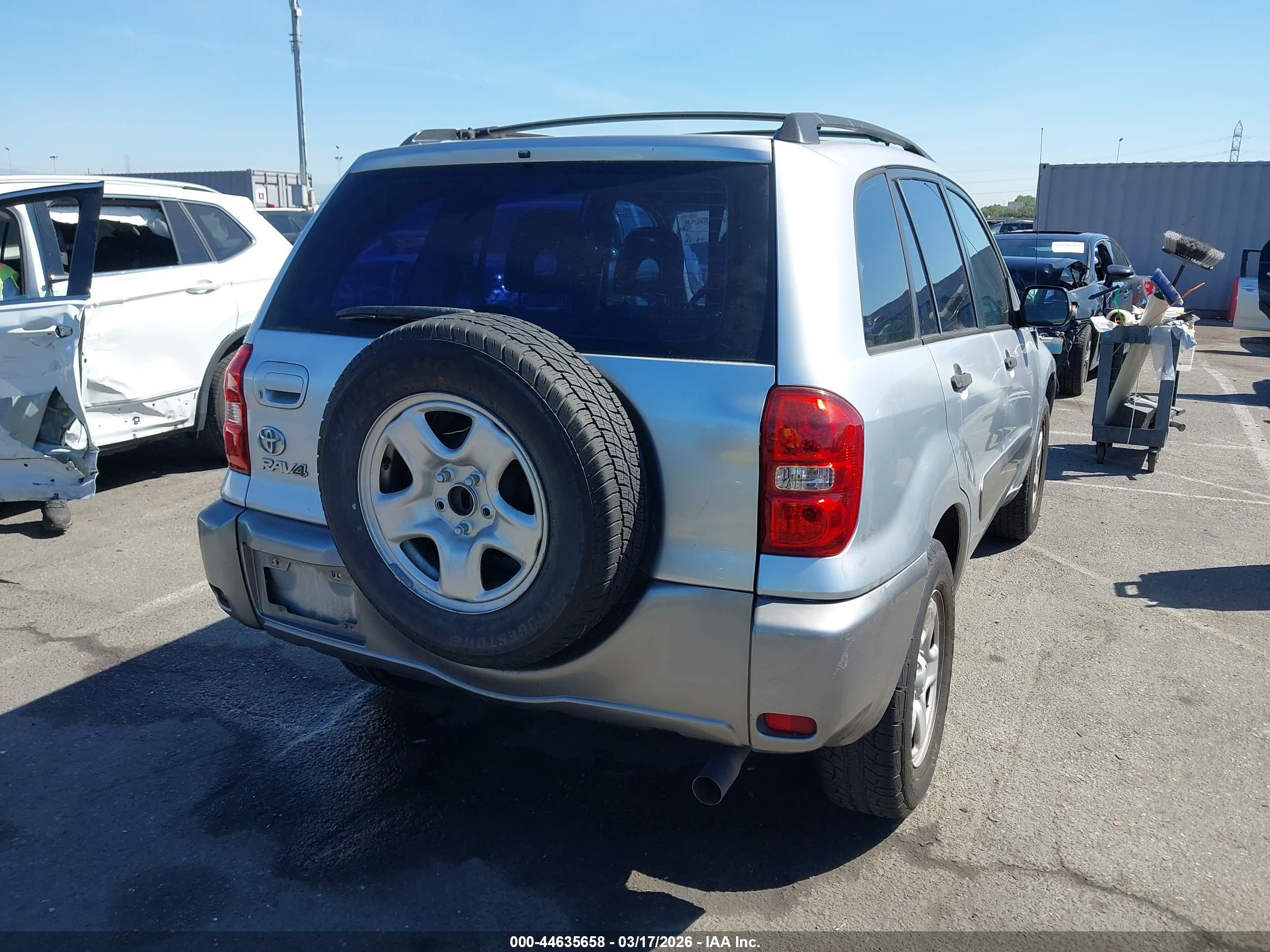 TOYOTA RAV4 image 4