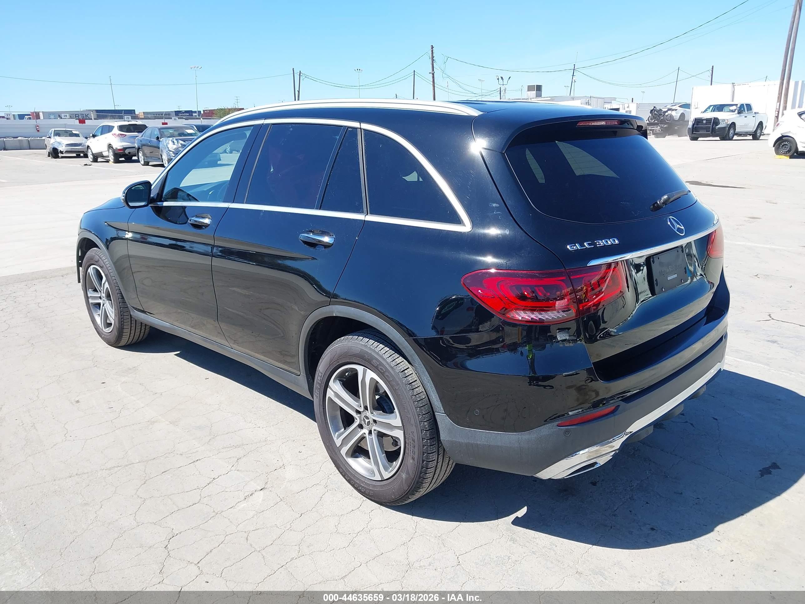 MERCEDES-BENZ GLC image 3