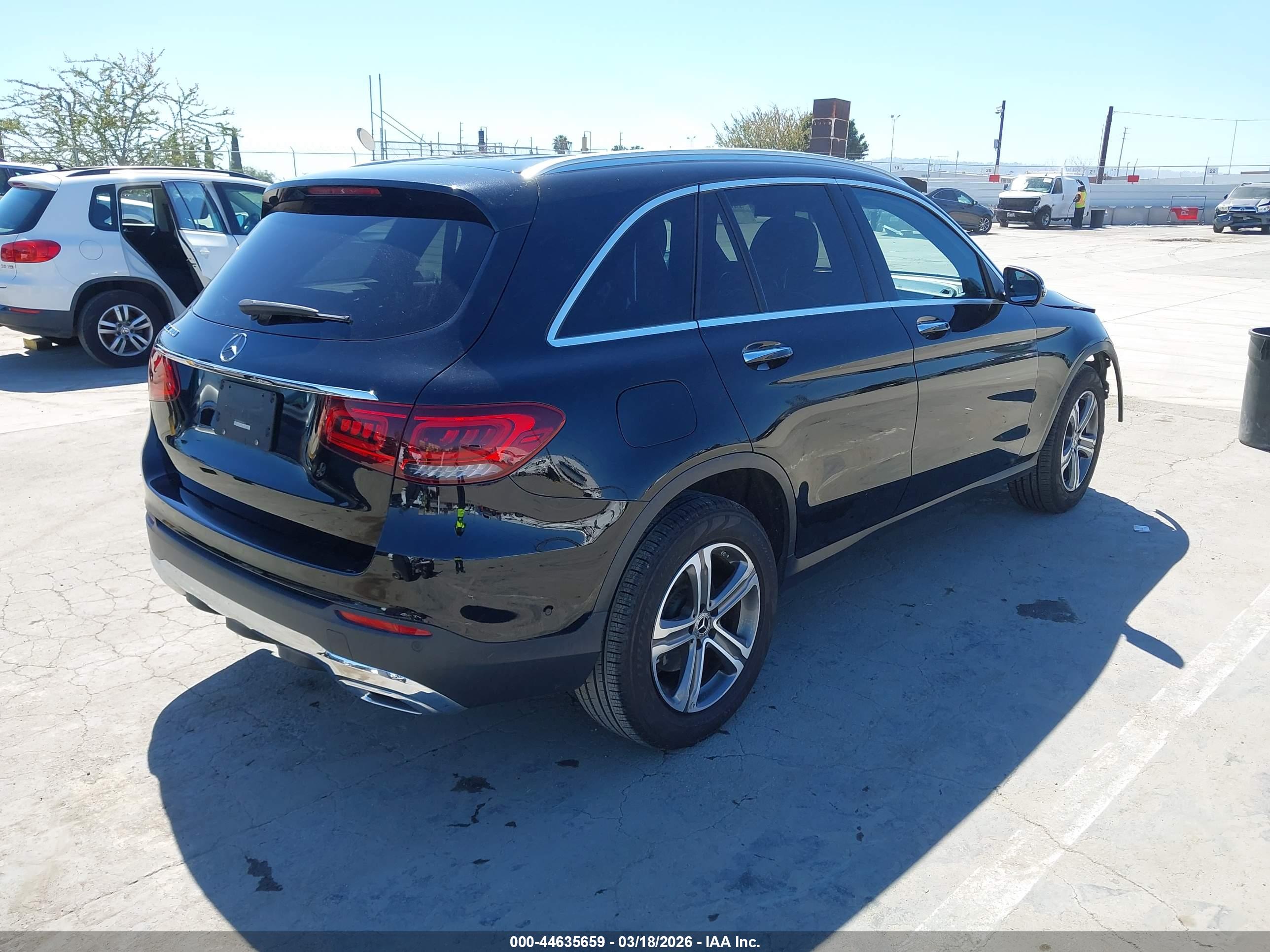 MERCEDES-BENZ GLC image 4