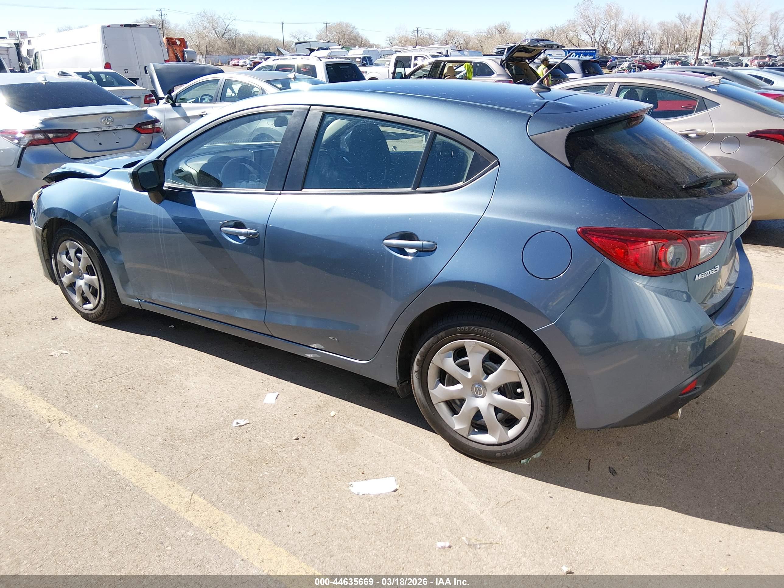 MAZDA MAZDA3 image 3