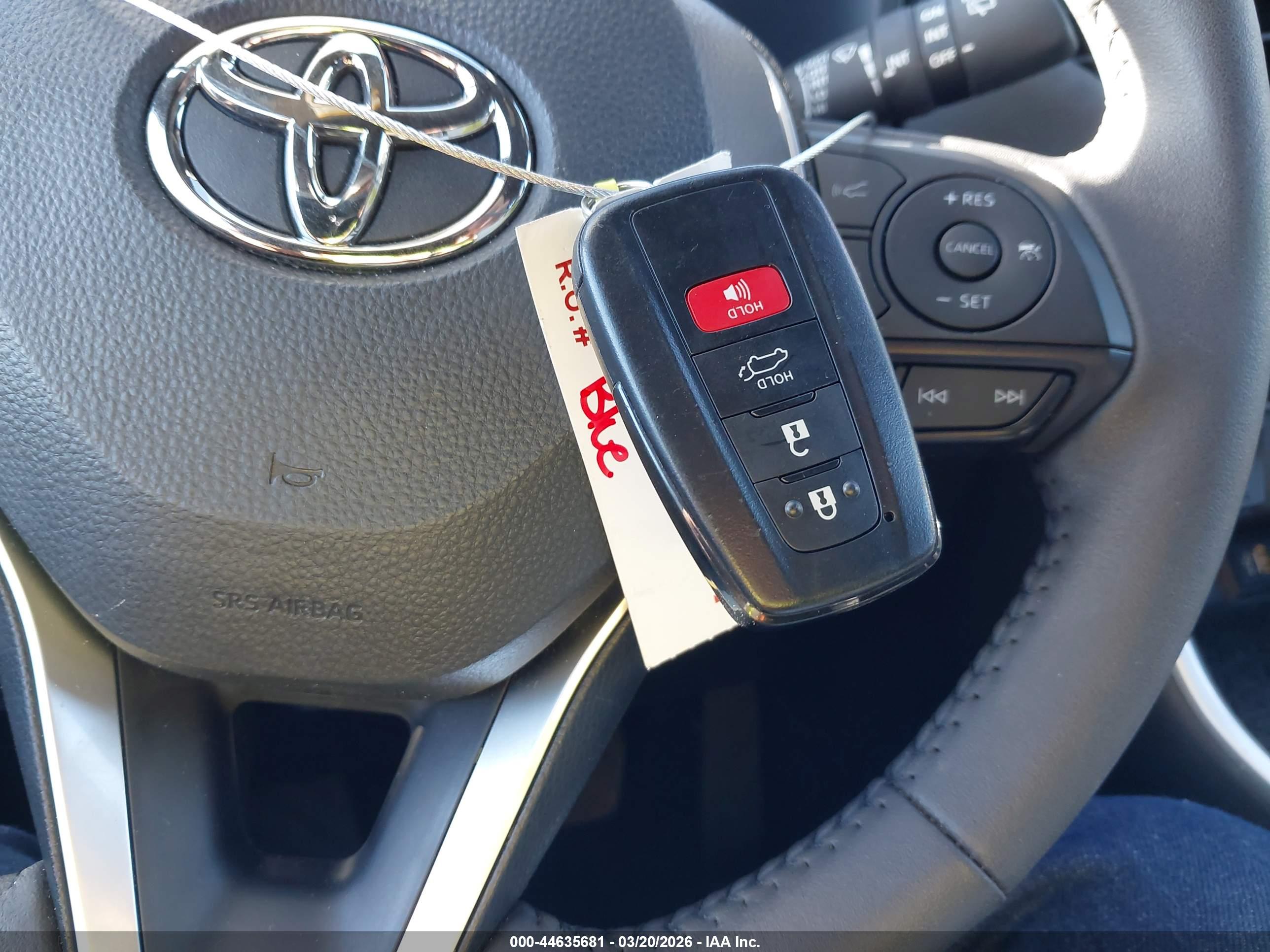 TOYOTA RAV4 image 11