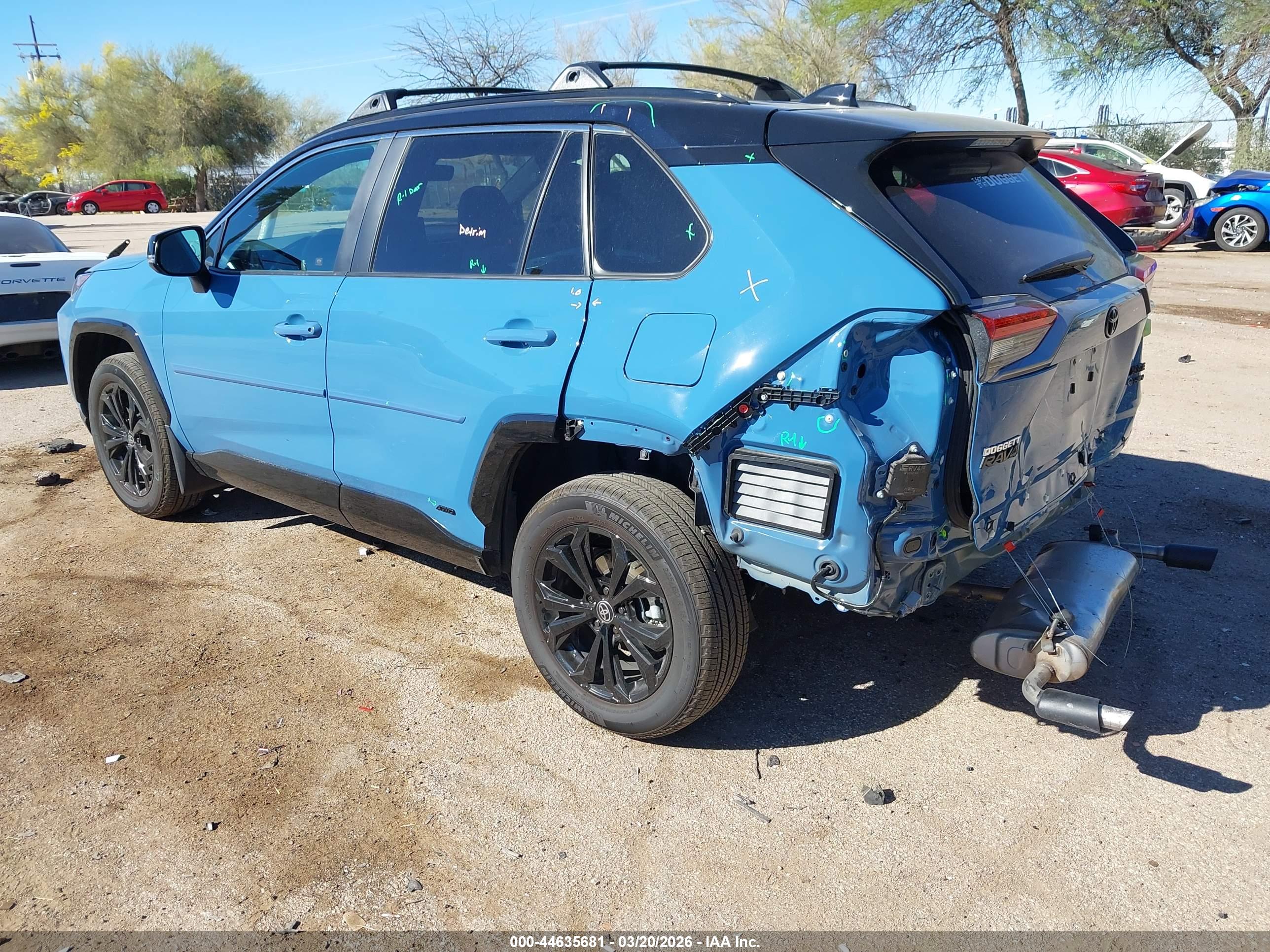 TOYOTA RAV4 image 3