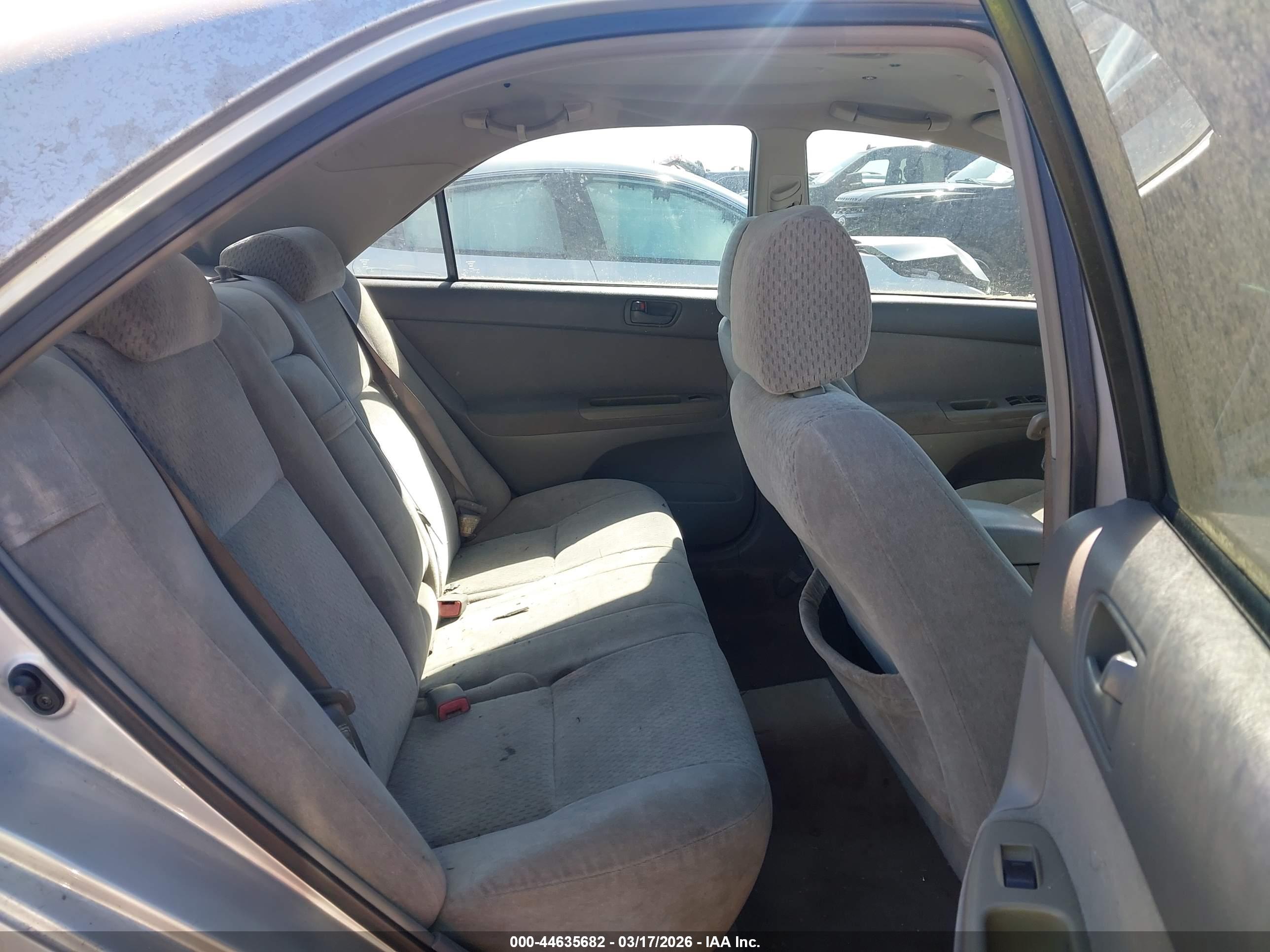 TOYOTA CAMRY image 8