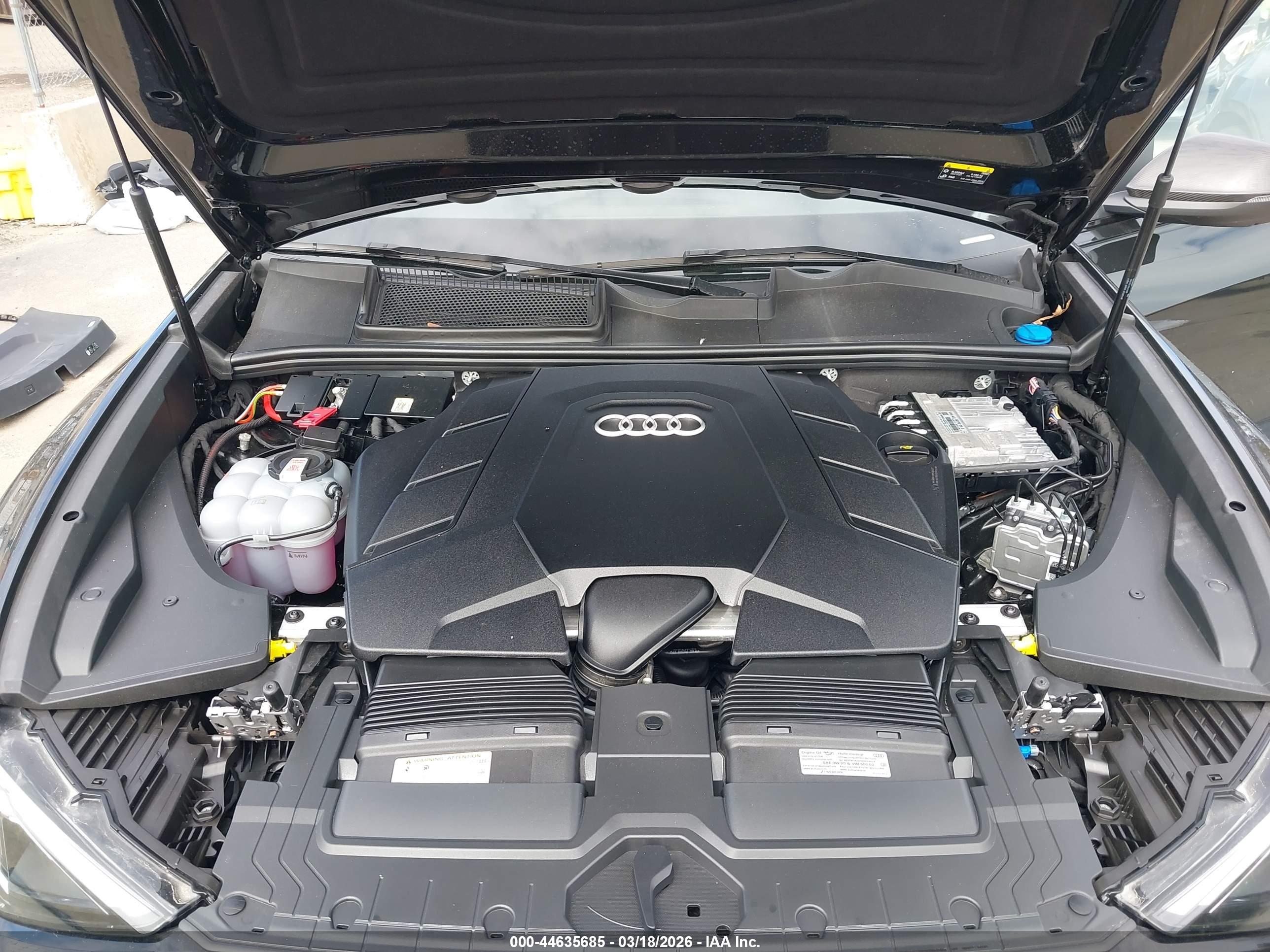 AUDI Q8 image 10