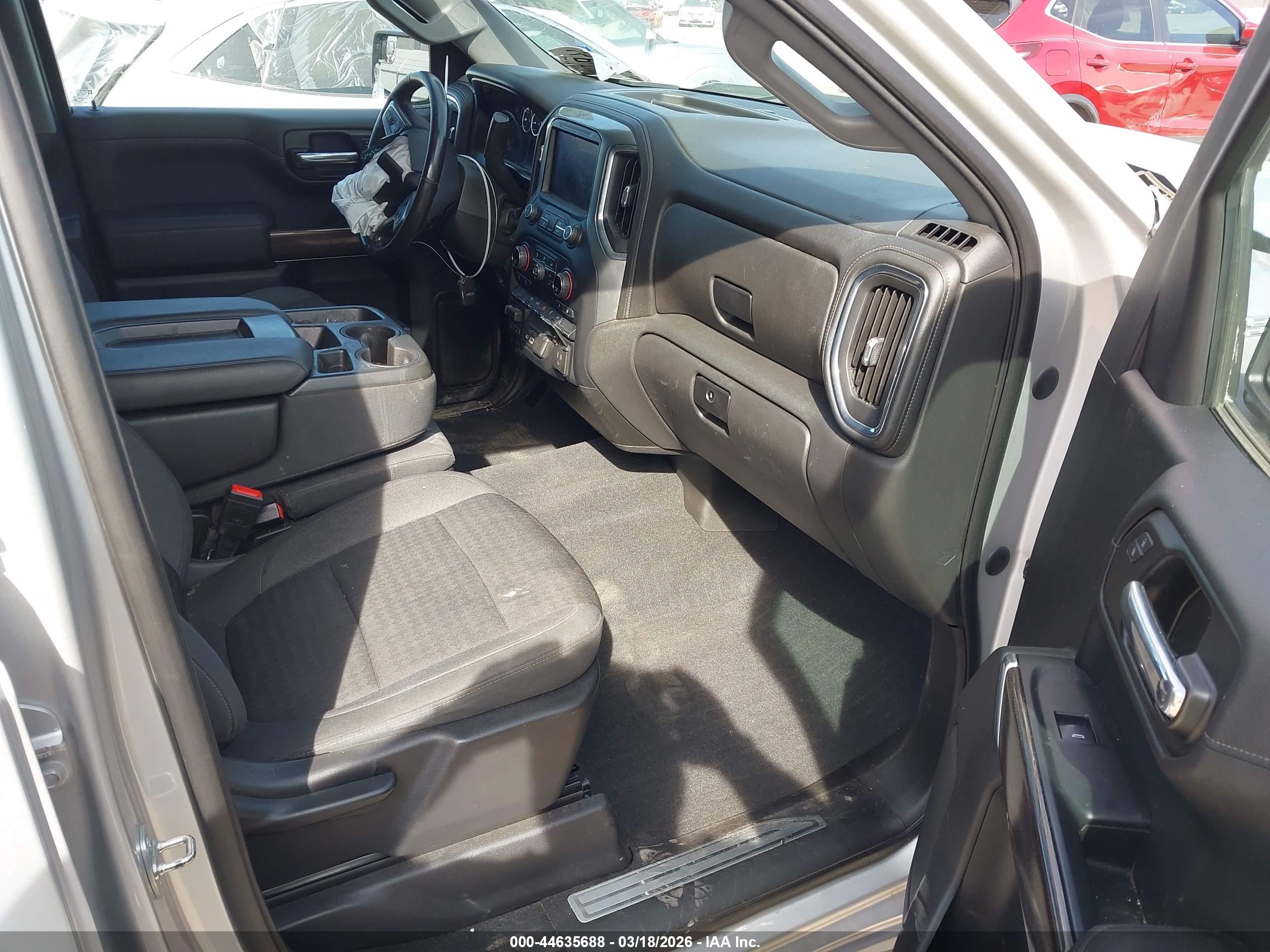 CHEVROLET SILVERADO image 5