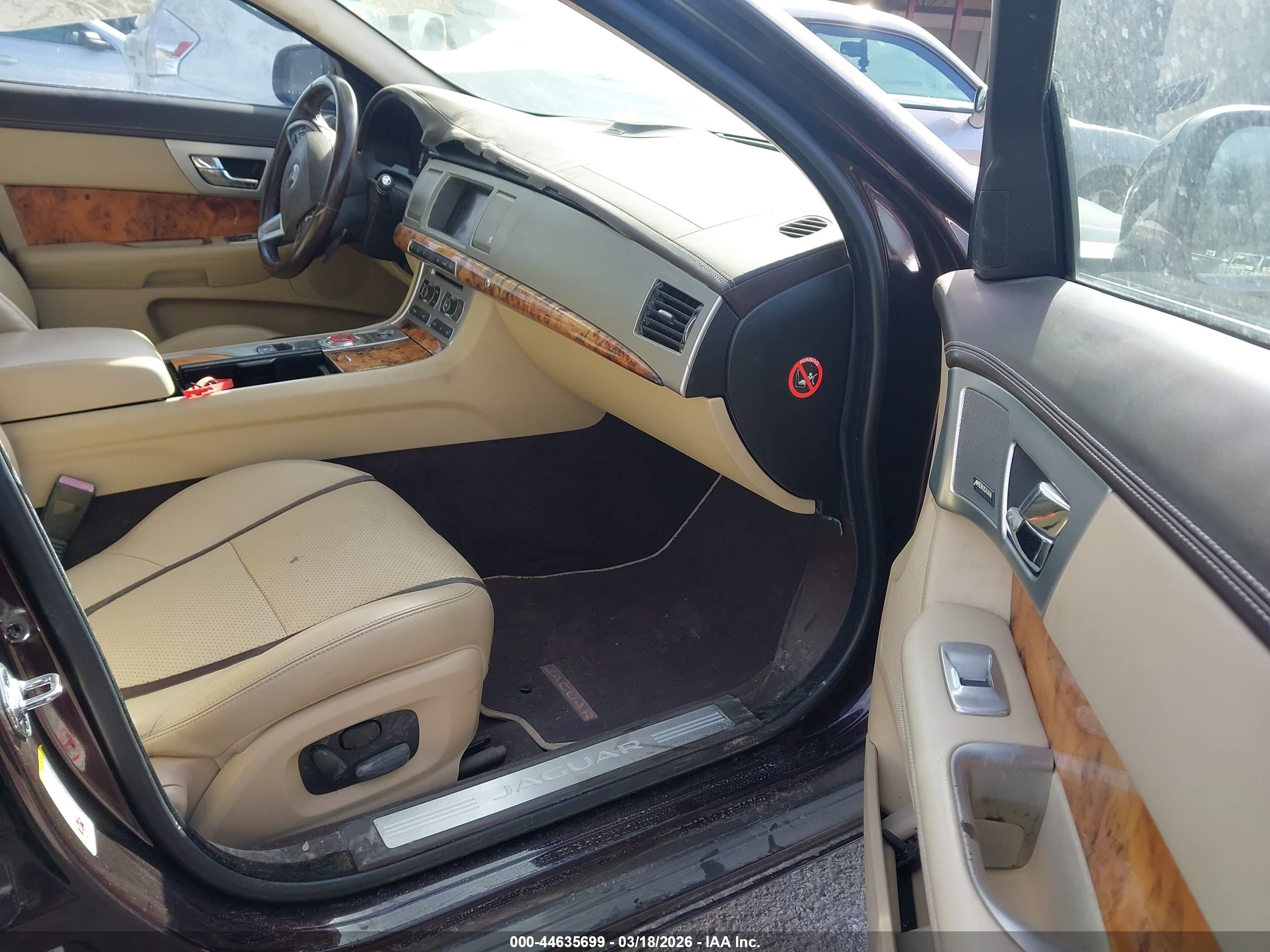 JAGUAR XF image 5