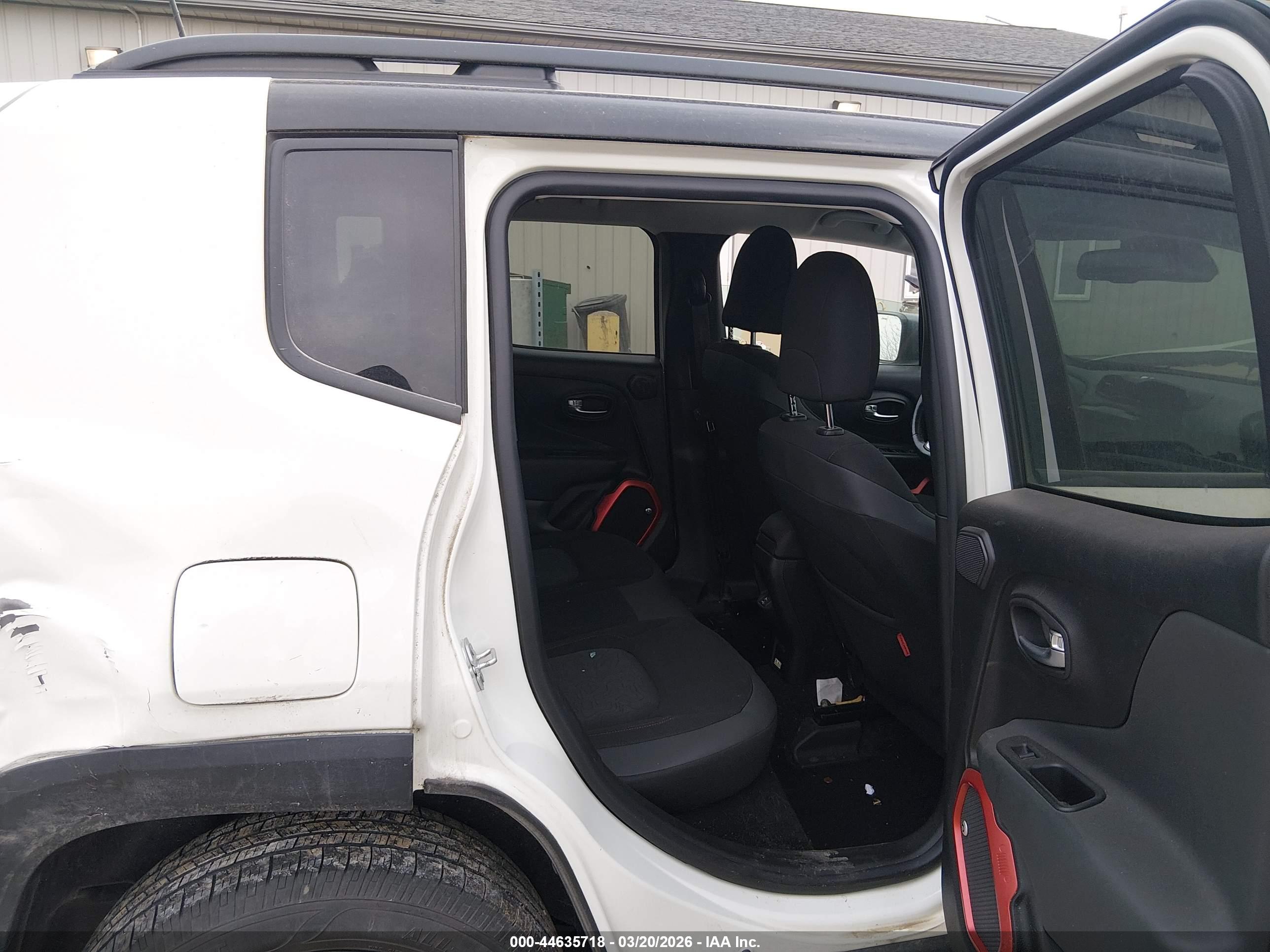 JEEP RENEGADE image 8