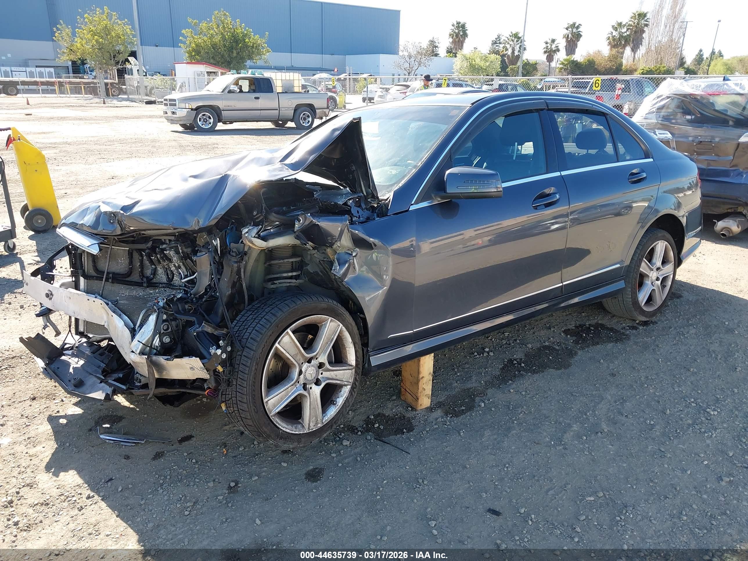 MERCEDES-BENZ C image 2