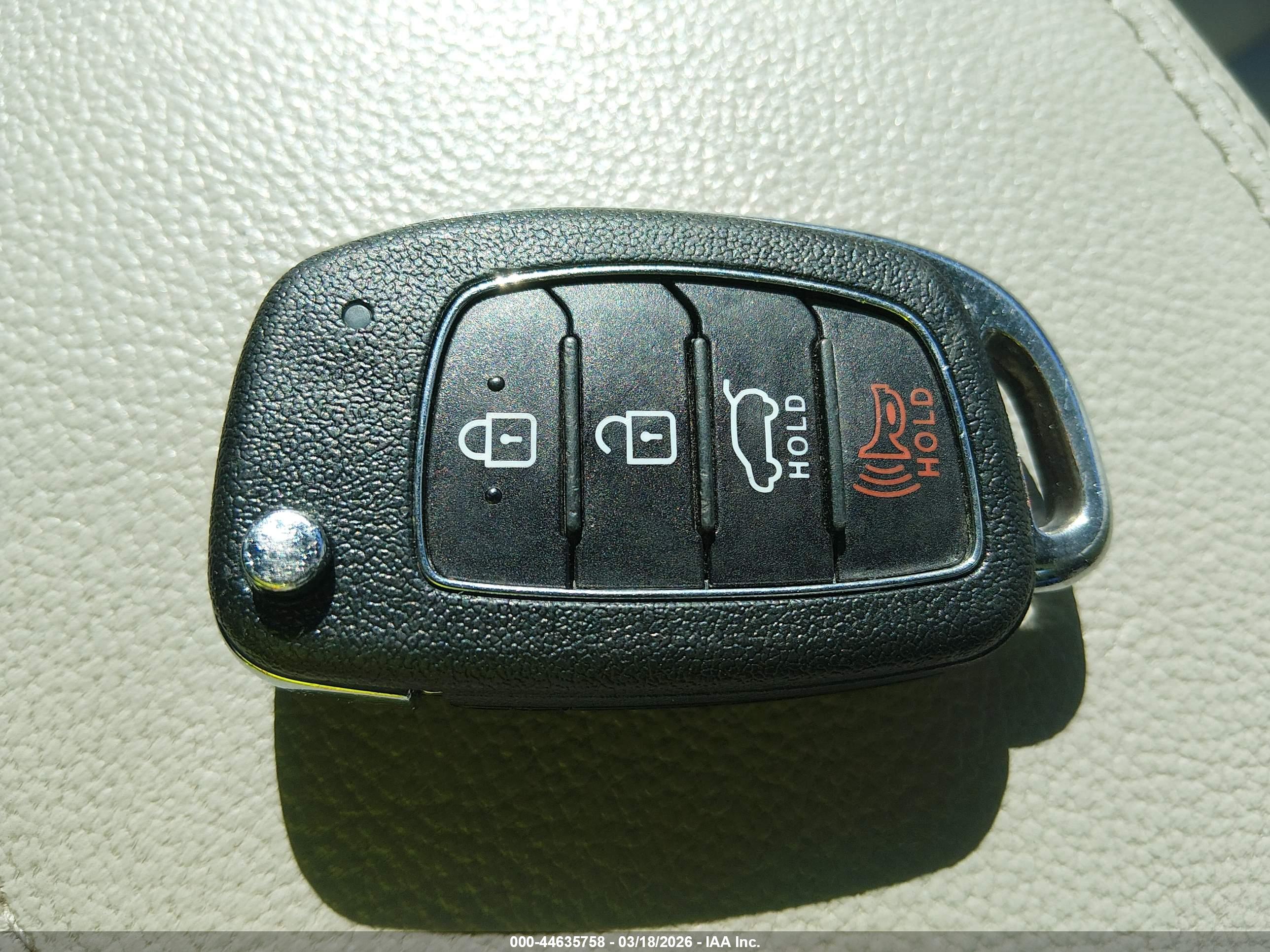 HYUNDAI TUCSON image 11