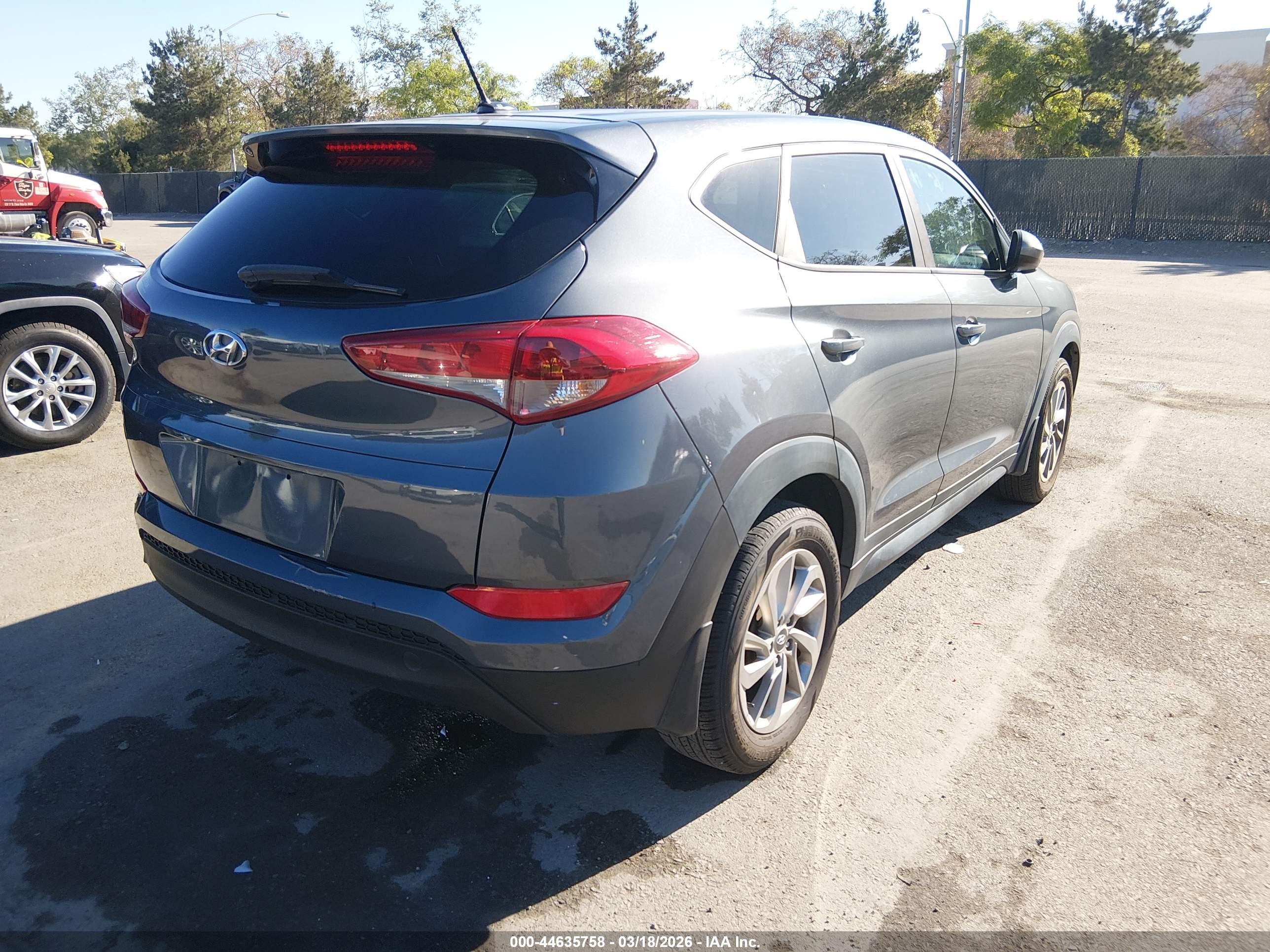 HYUNDAI TUCSON image 4