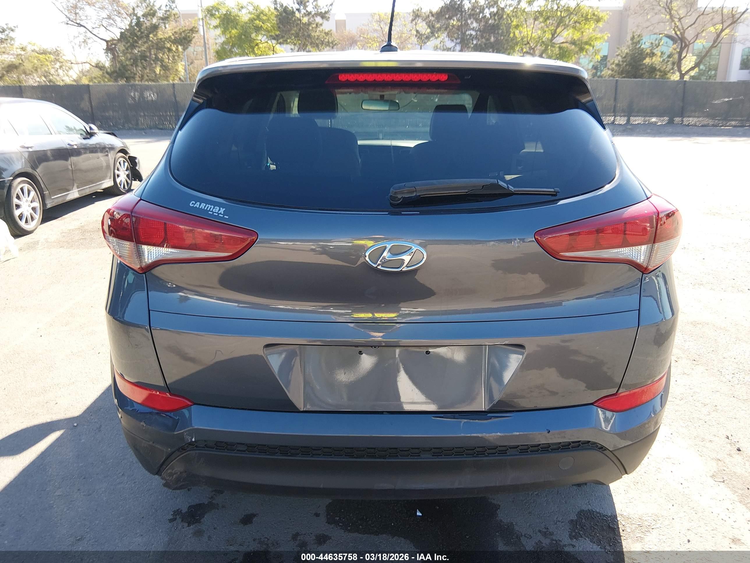 HYUNDAI TUCSON image 6