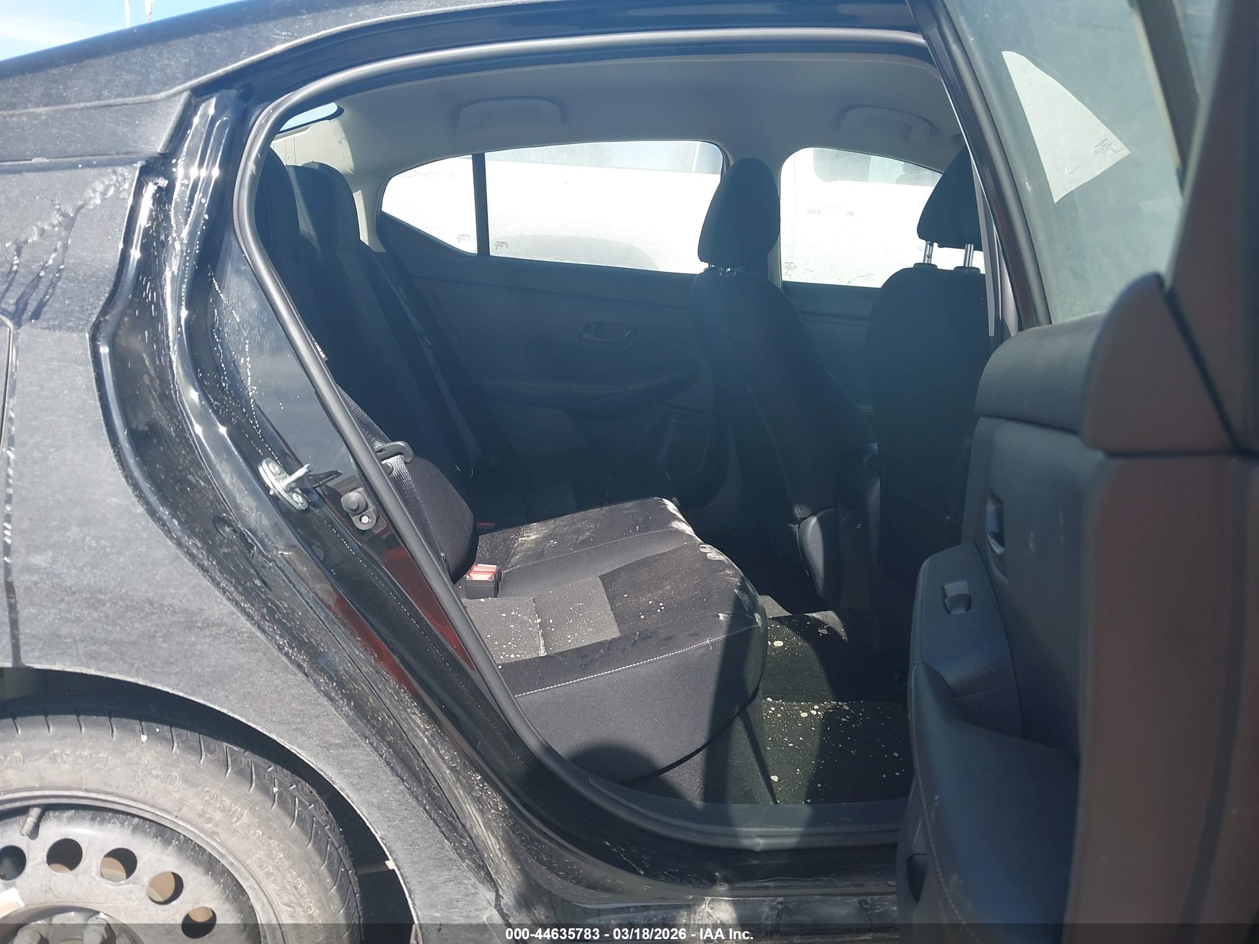 NISSAN SENTRA image 8