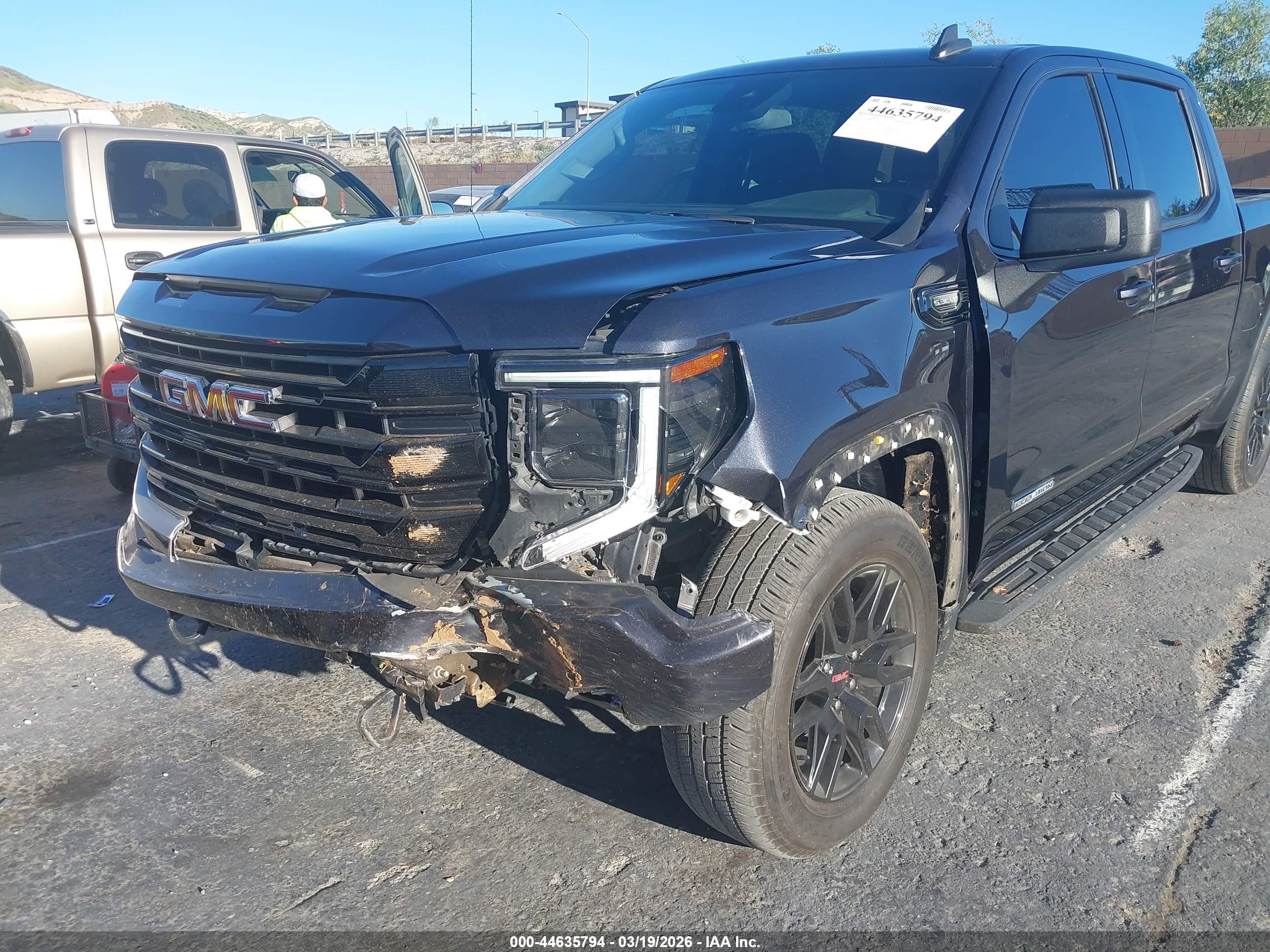 GMC SIERRA image 6