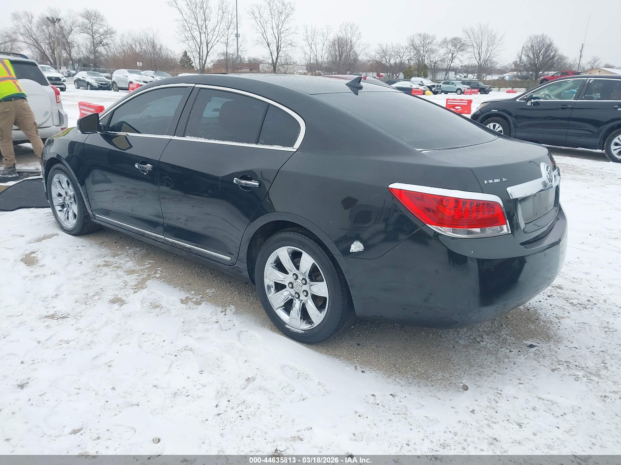 BUICK LACROSSE image 3