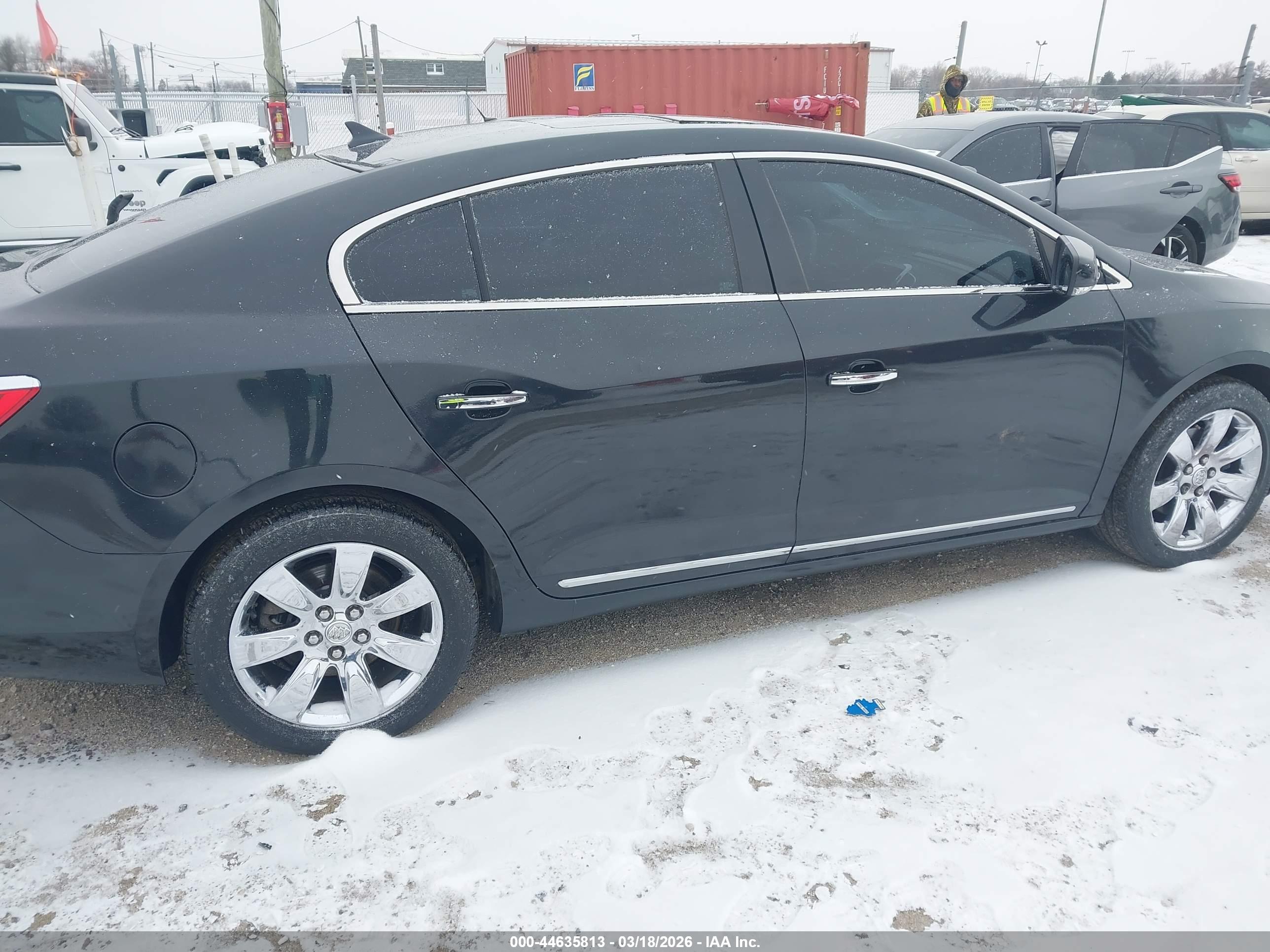 BUICK LACROSSE image 6