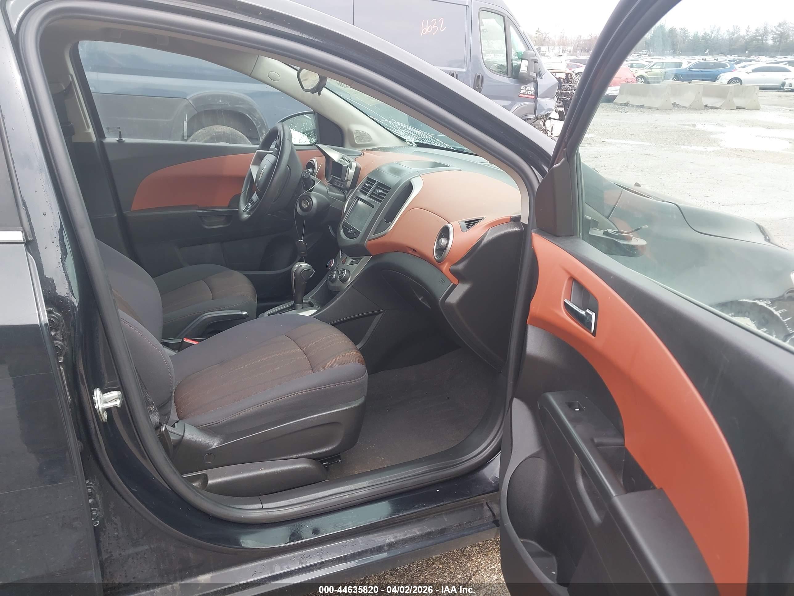 CHEVROLET SONIC image 5