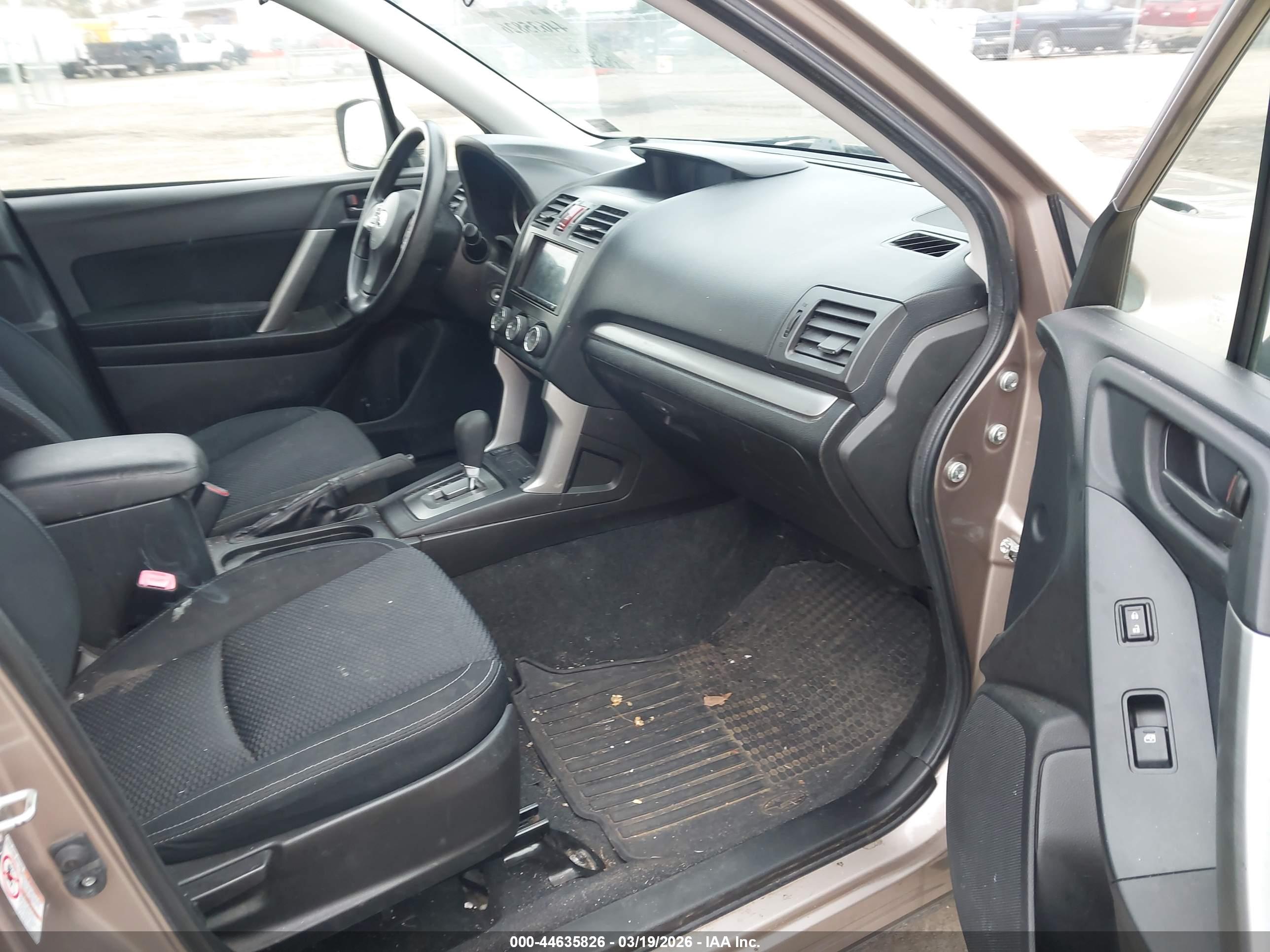SUBARU FORESTER image 5