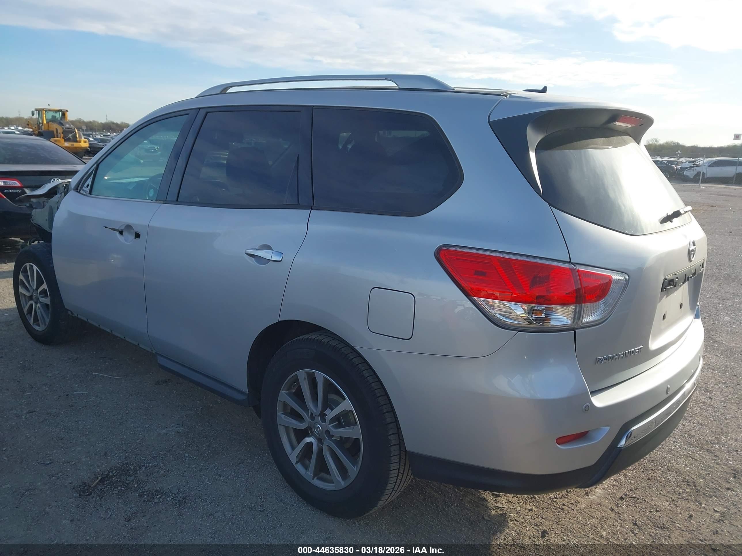 NISSAN PATHFINDER image 3