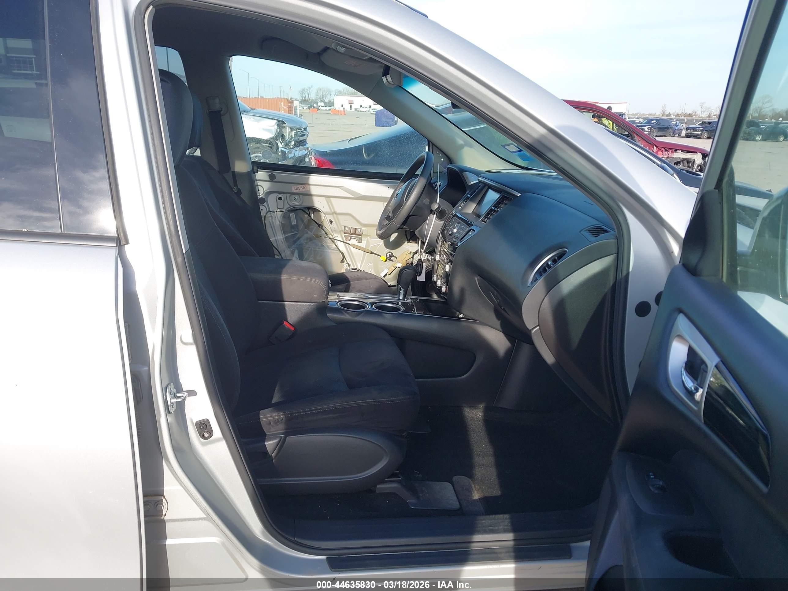 NISSAN PATHFINDER image 5