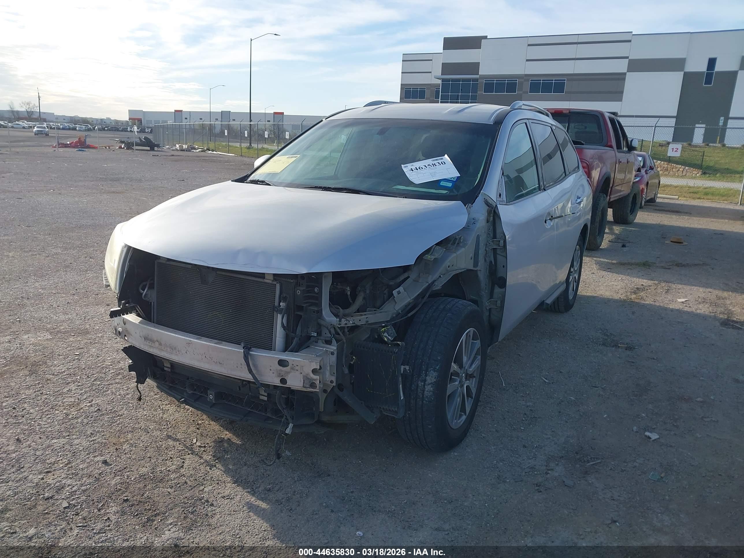 NISSAN PATHFINDER image 6