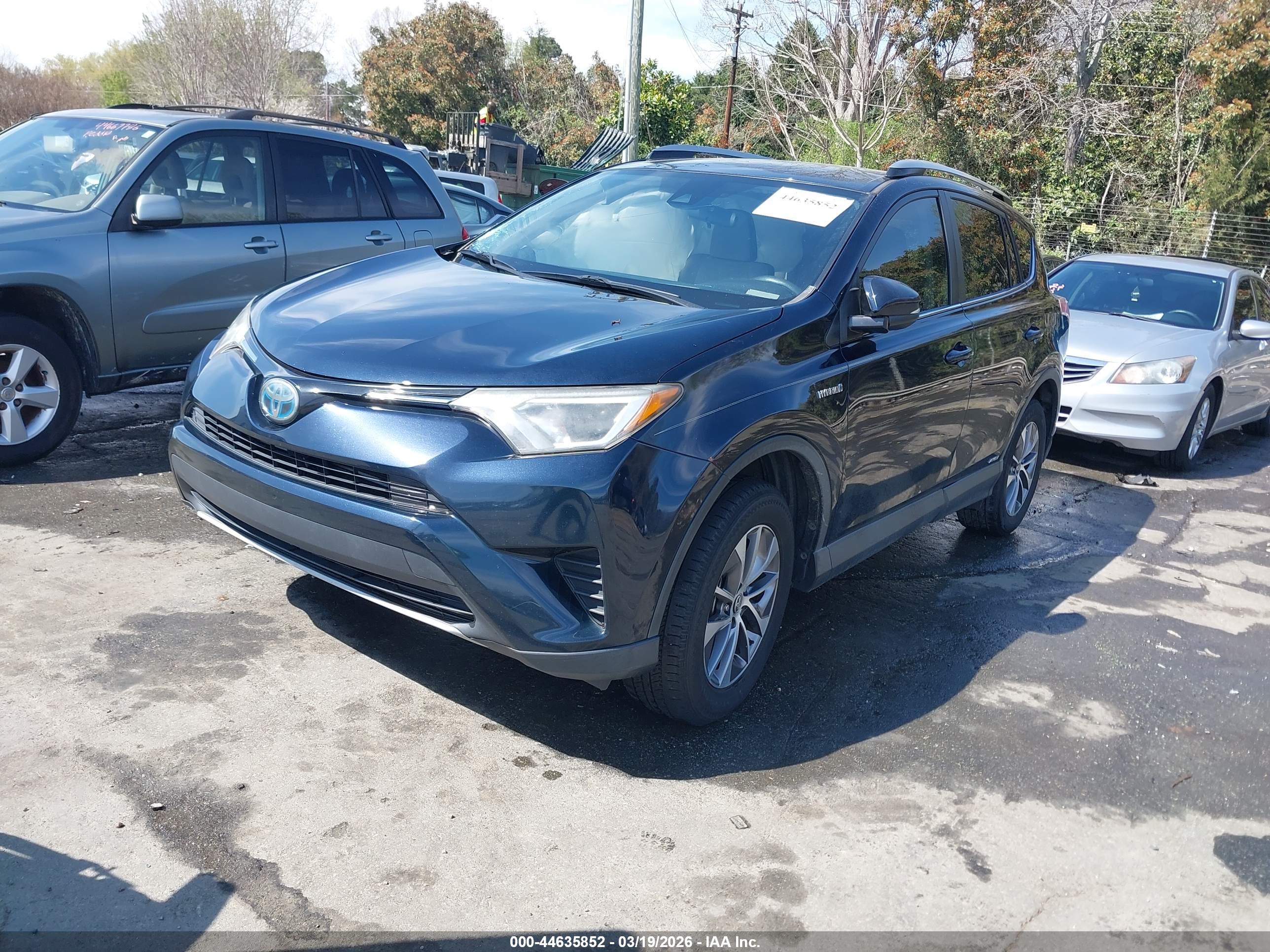 TOYOTA RAV4 image 2