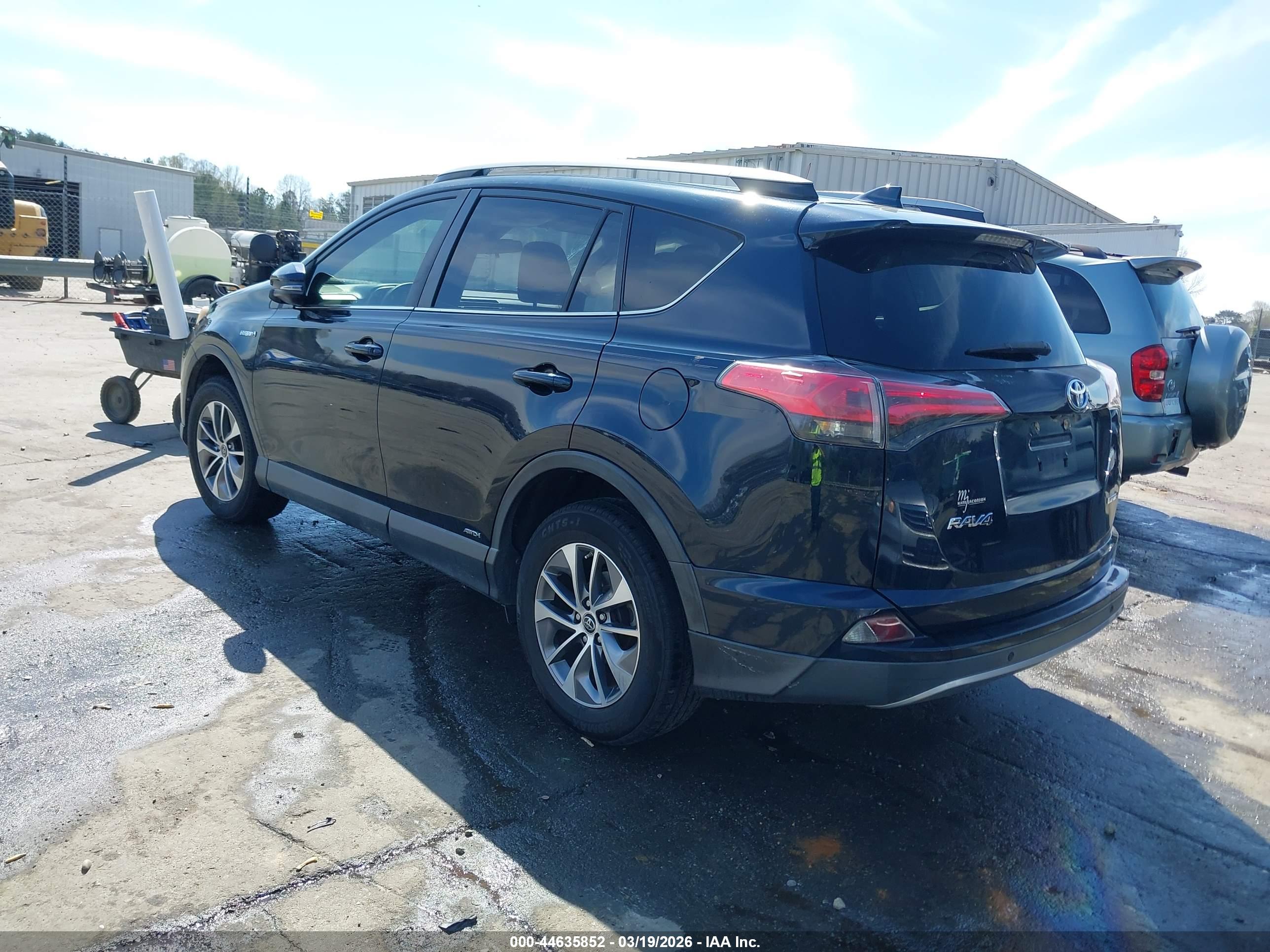 TOYOTA RAV4 image 3