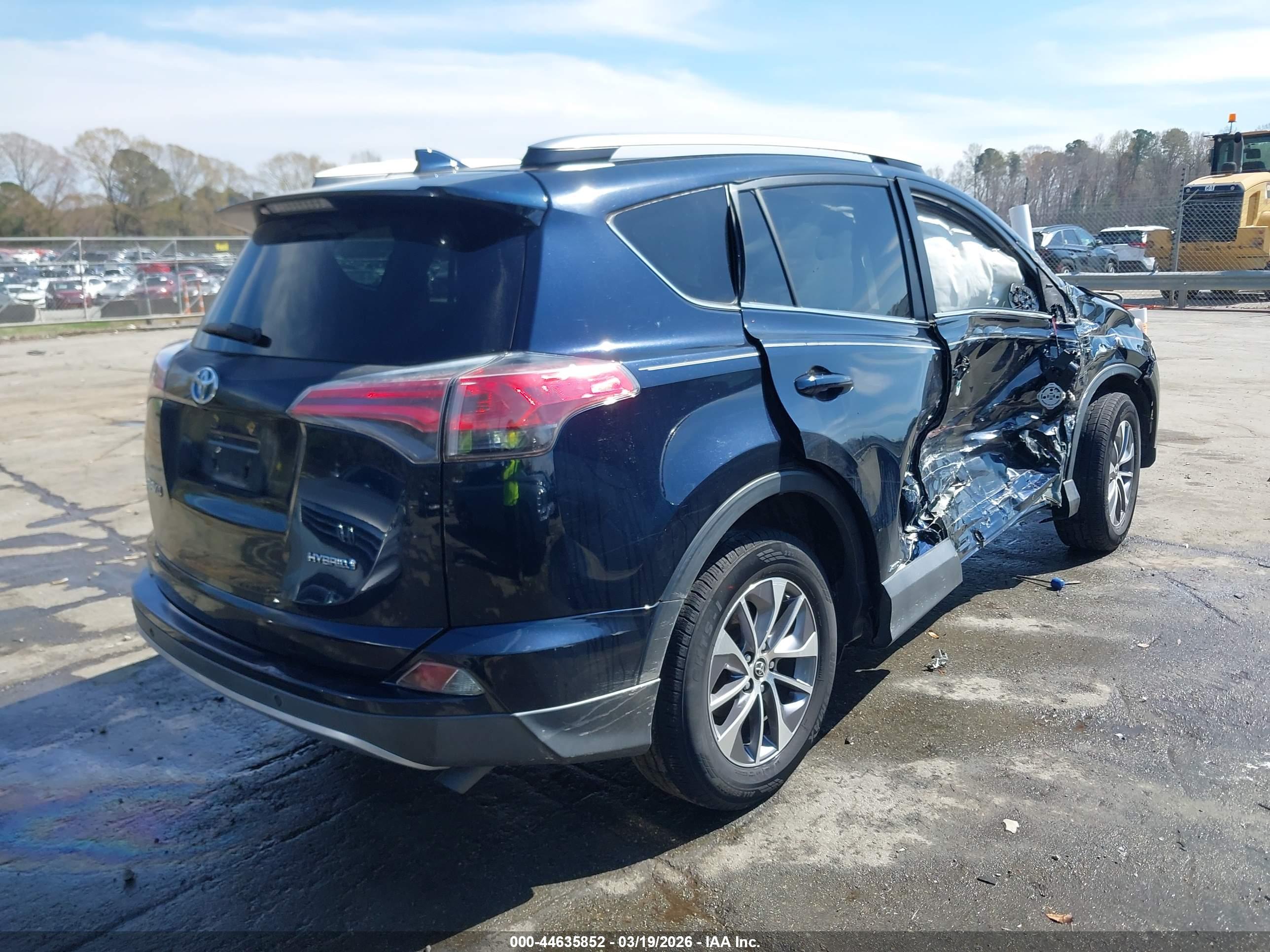 TOYOTA RAV4 image 4