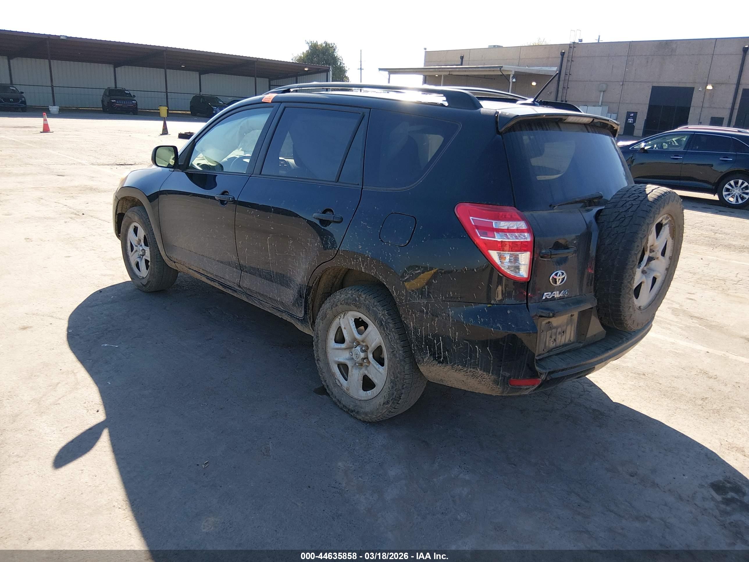 TOYOTA RAV4 image 3