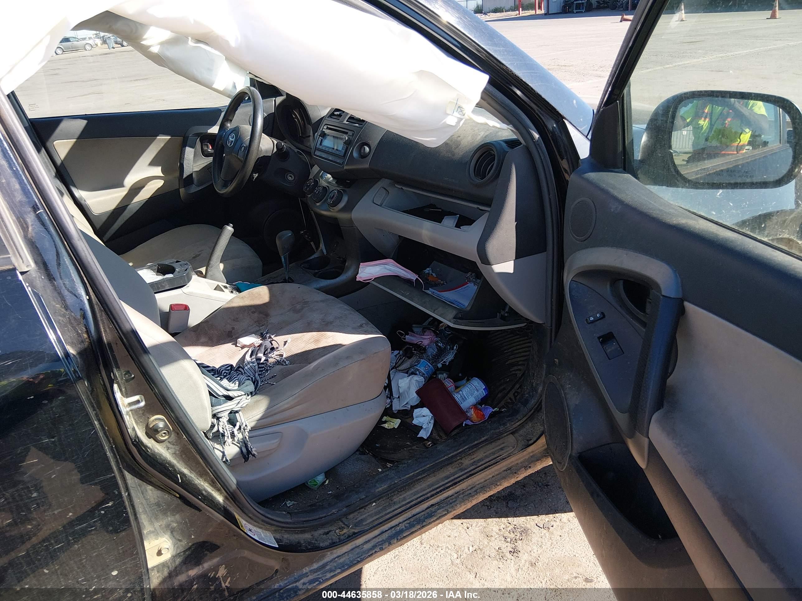 TOYOTA RAV4 image 5