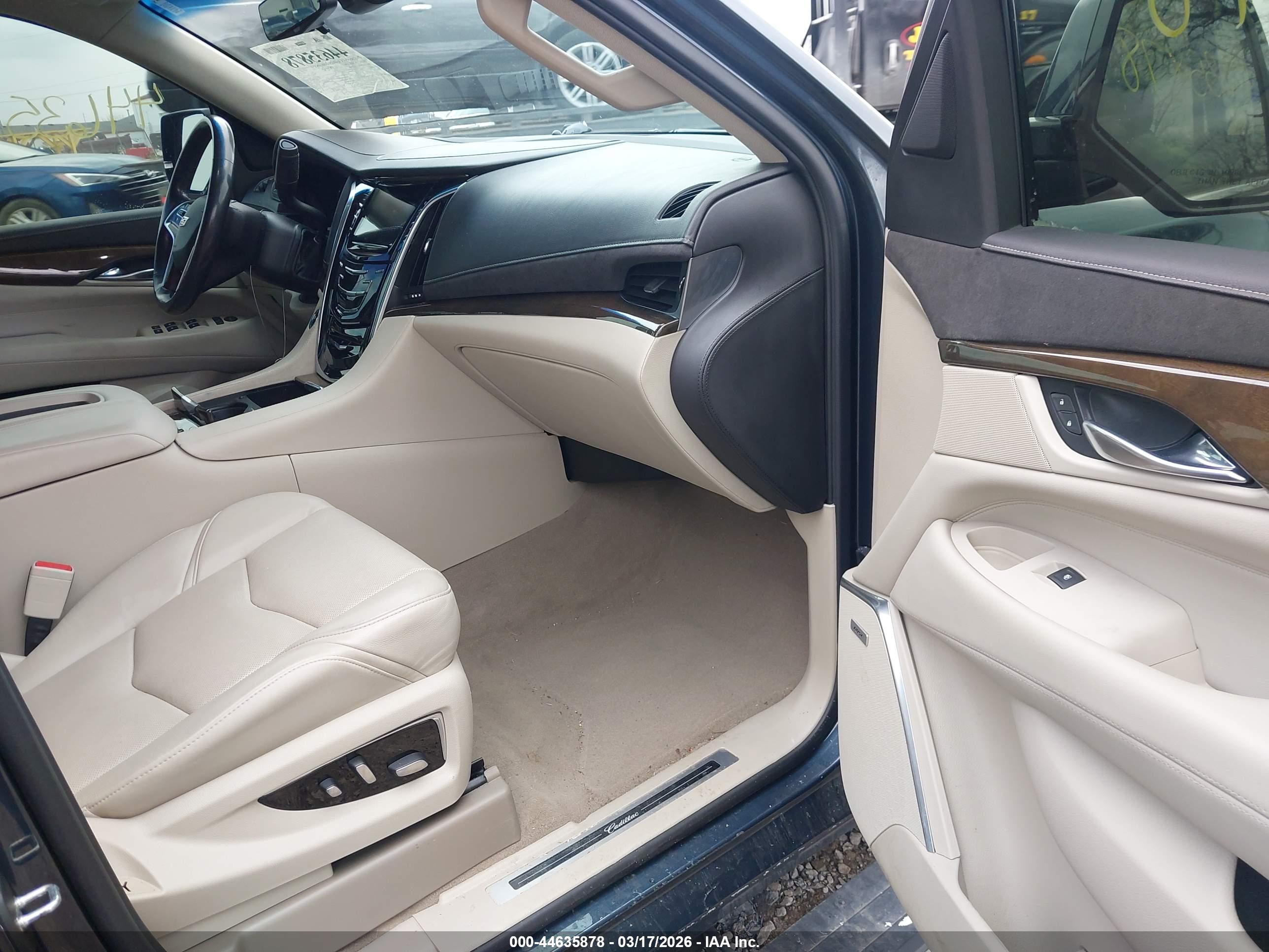 CADILLAC ESCALADE image 5