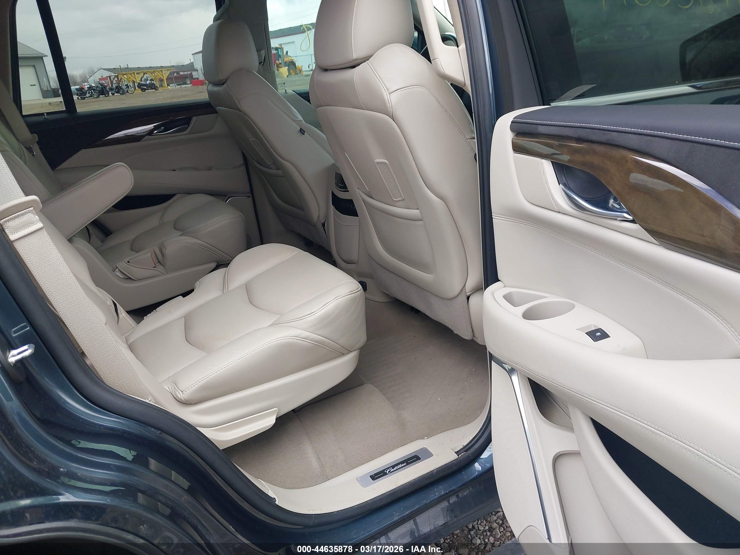 CADILLAC ESCALADE image 8