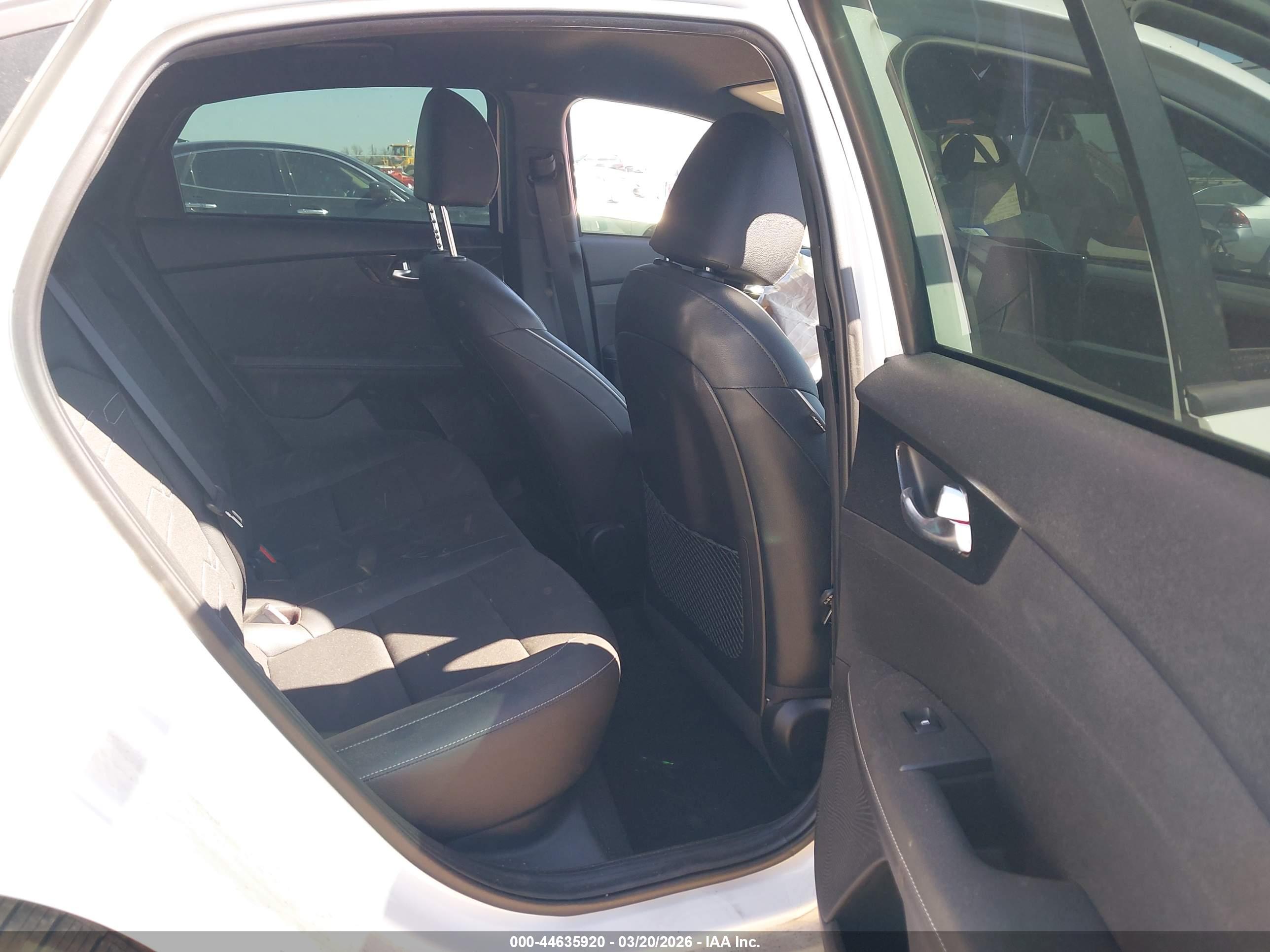 KIA FORTE image 8