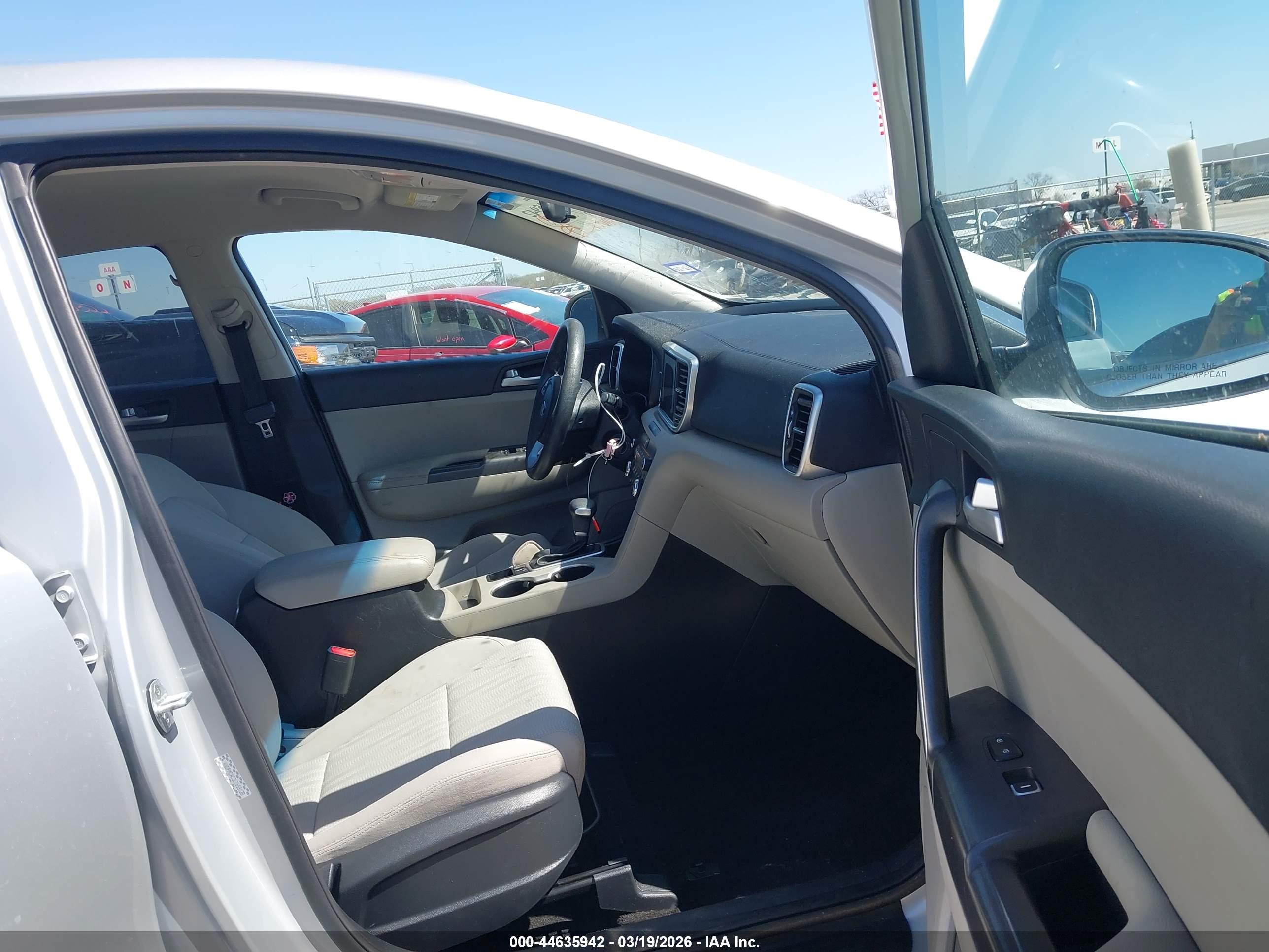 KIA SPORTAGE image 5