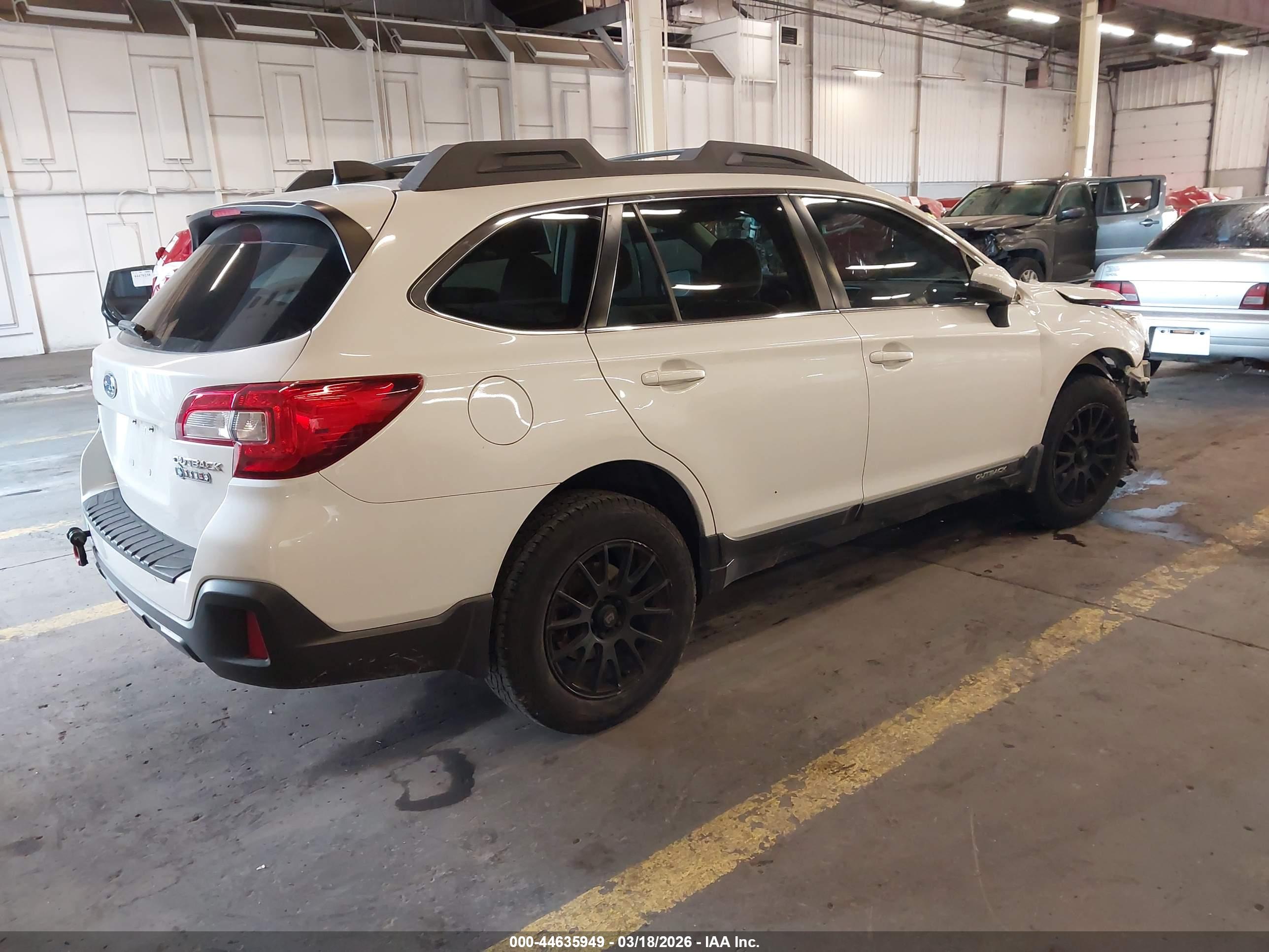 SUBARU OUTBACK image 4