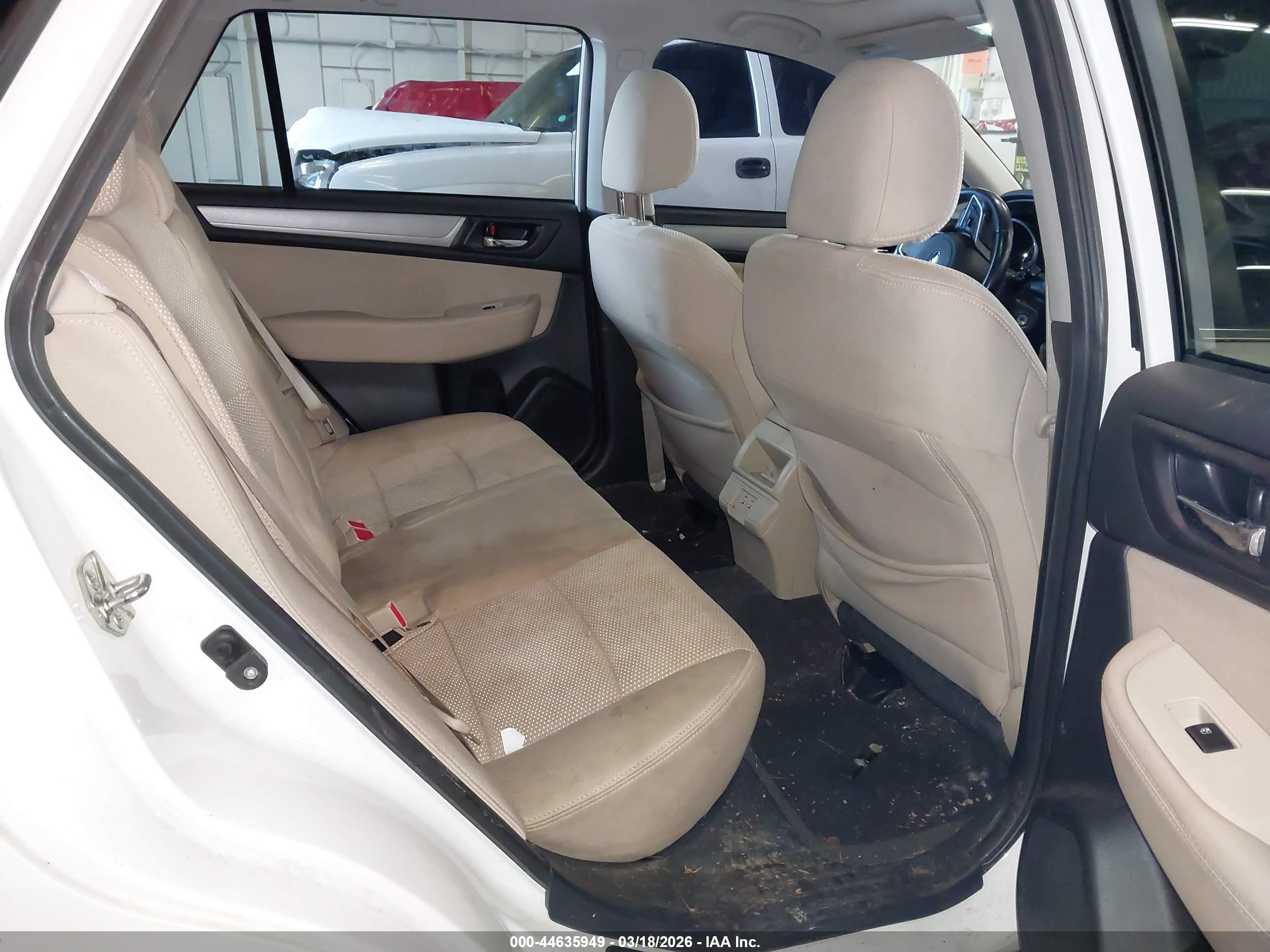 SUBARU OUTBACK image 8
