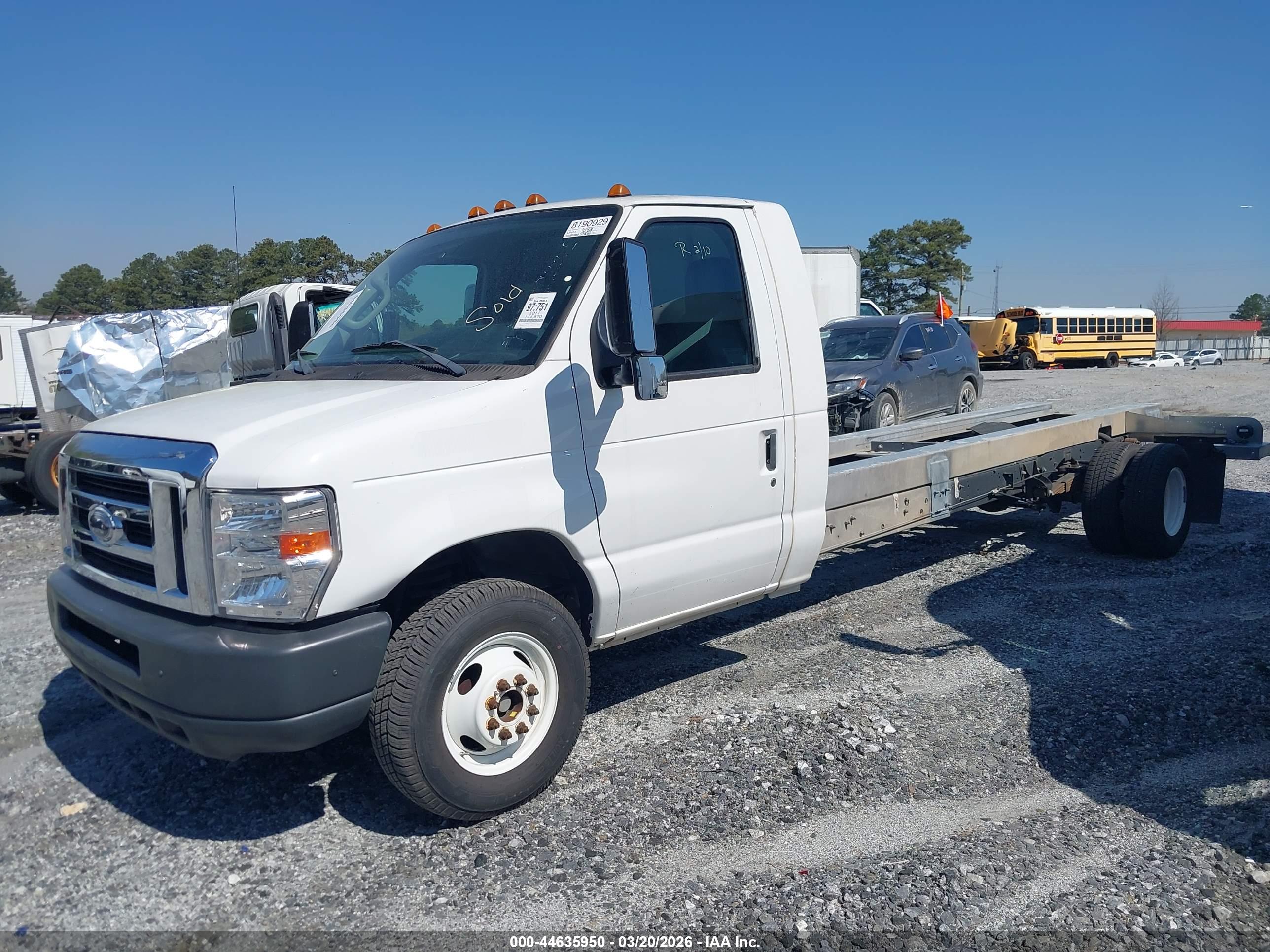 FORD E-450 image 2