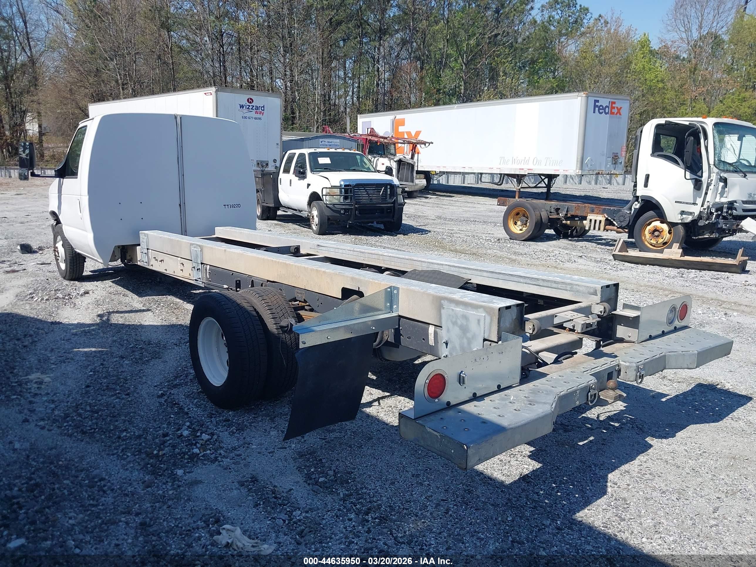 FORD E-450 image 3
