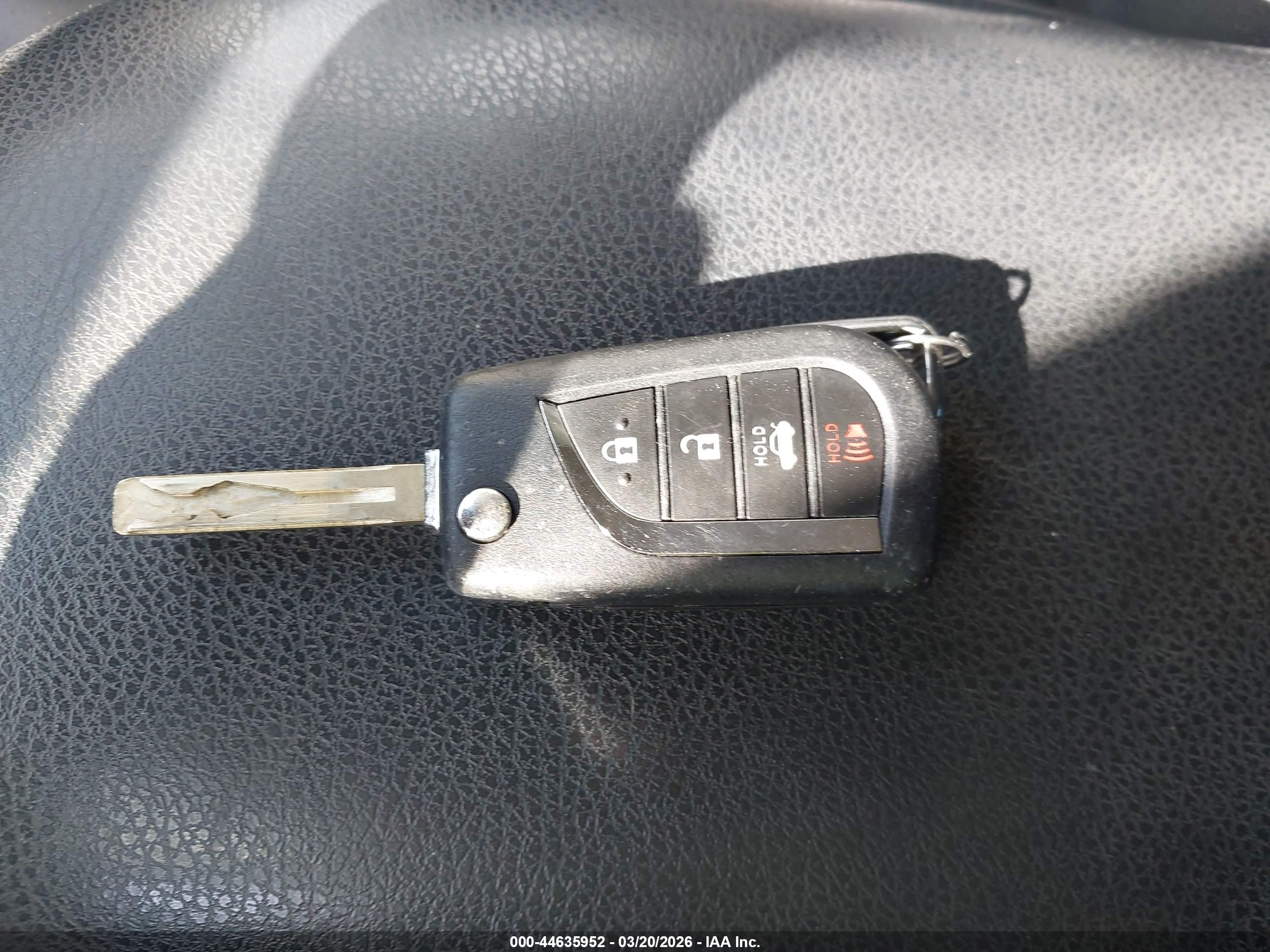 TOYOTA CAMRY image 11