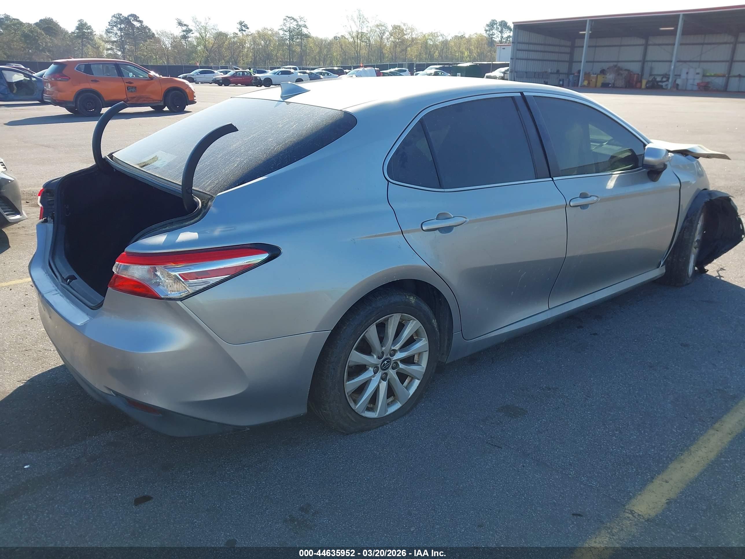 TOYOTA CAMRY image 4