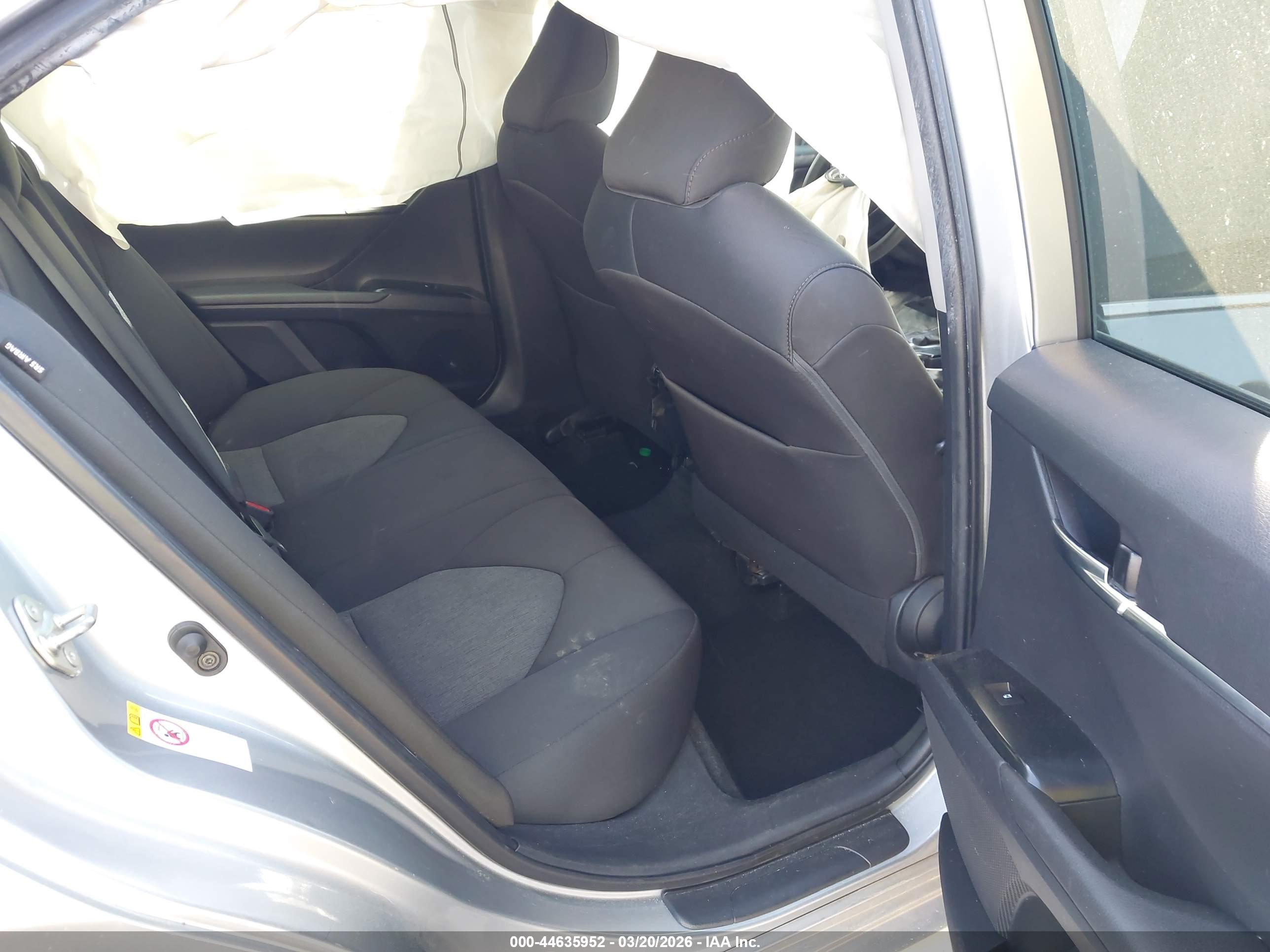 TOYOTA CAMRY image 8