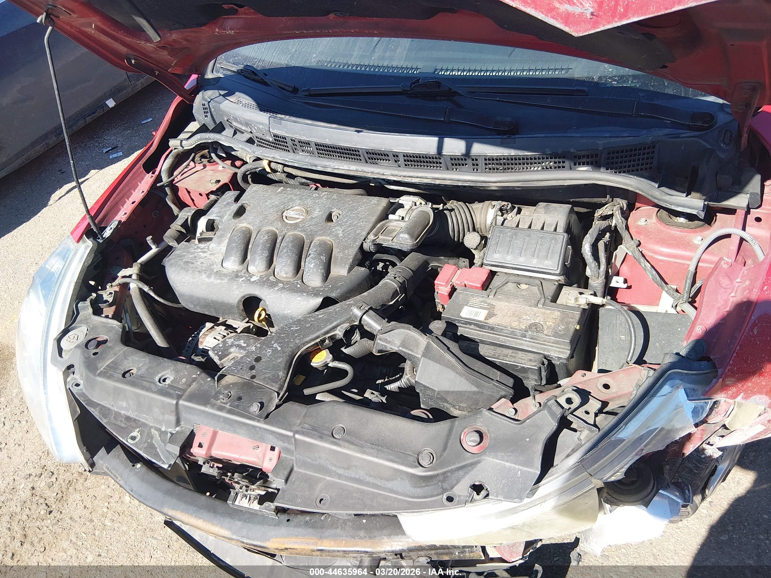 NISSAN VERSA image 10
