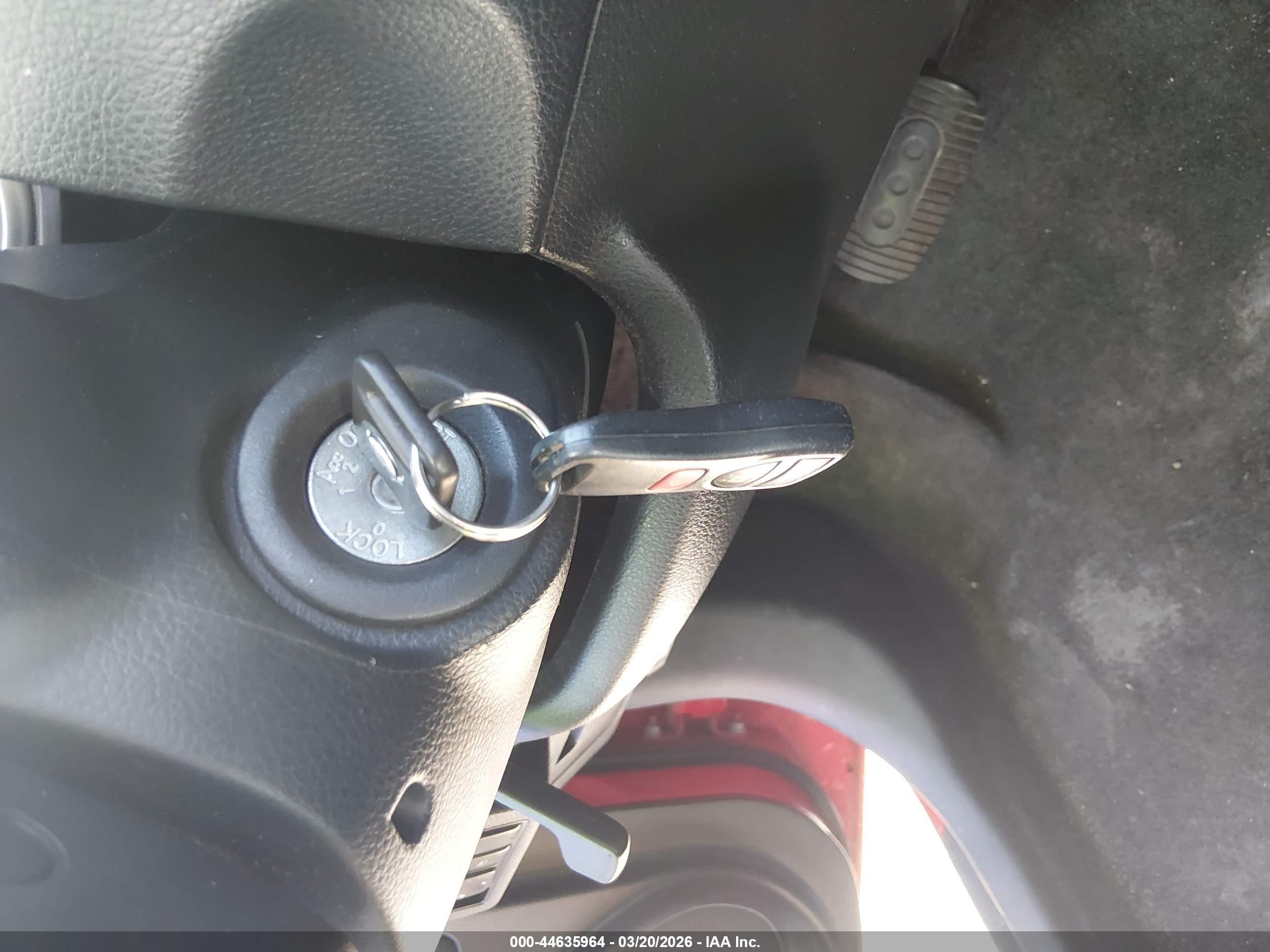 NISSAN VERSA image 11