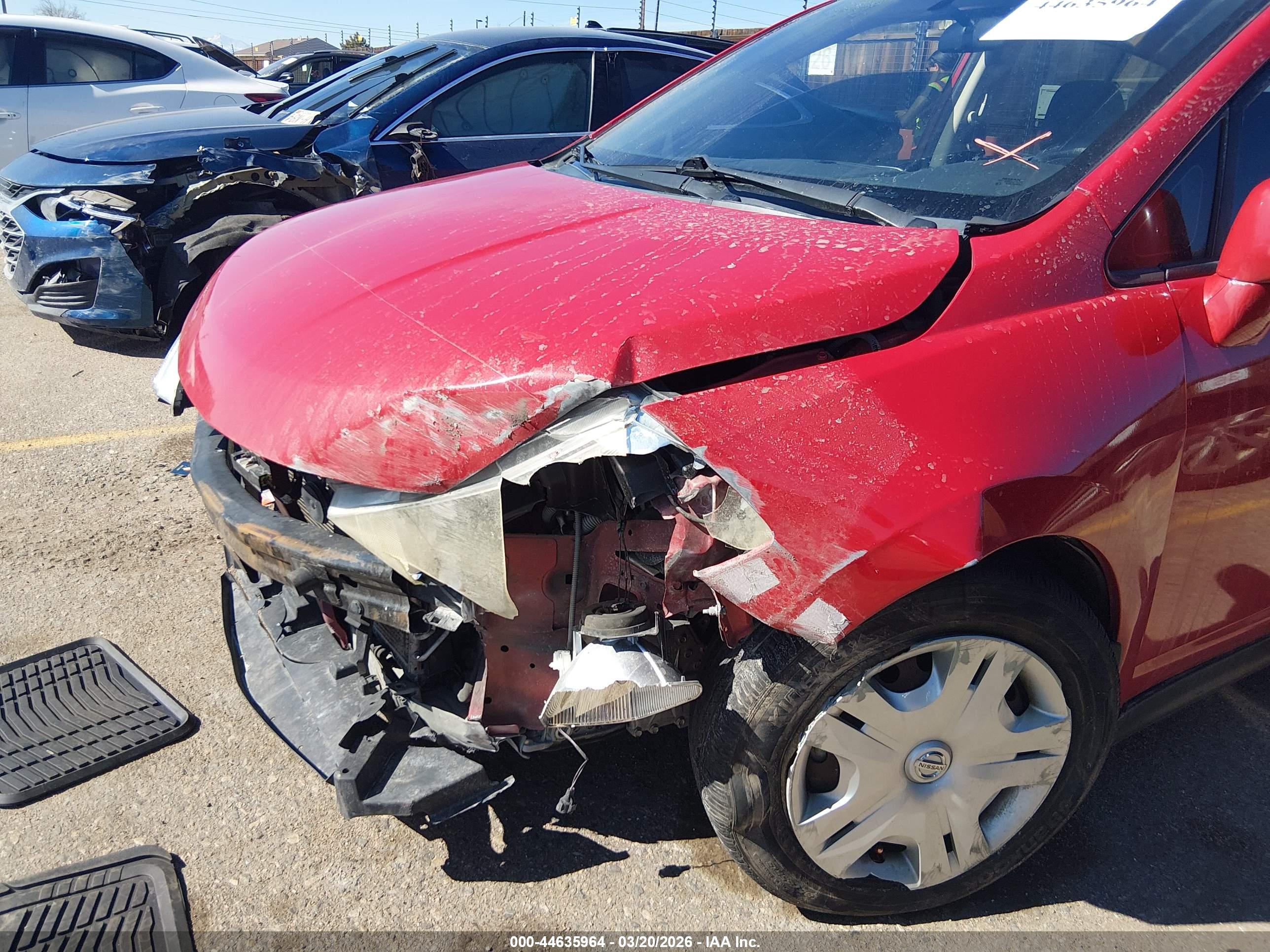 NISSAN VERSA image 6